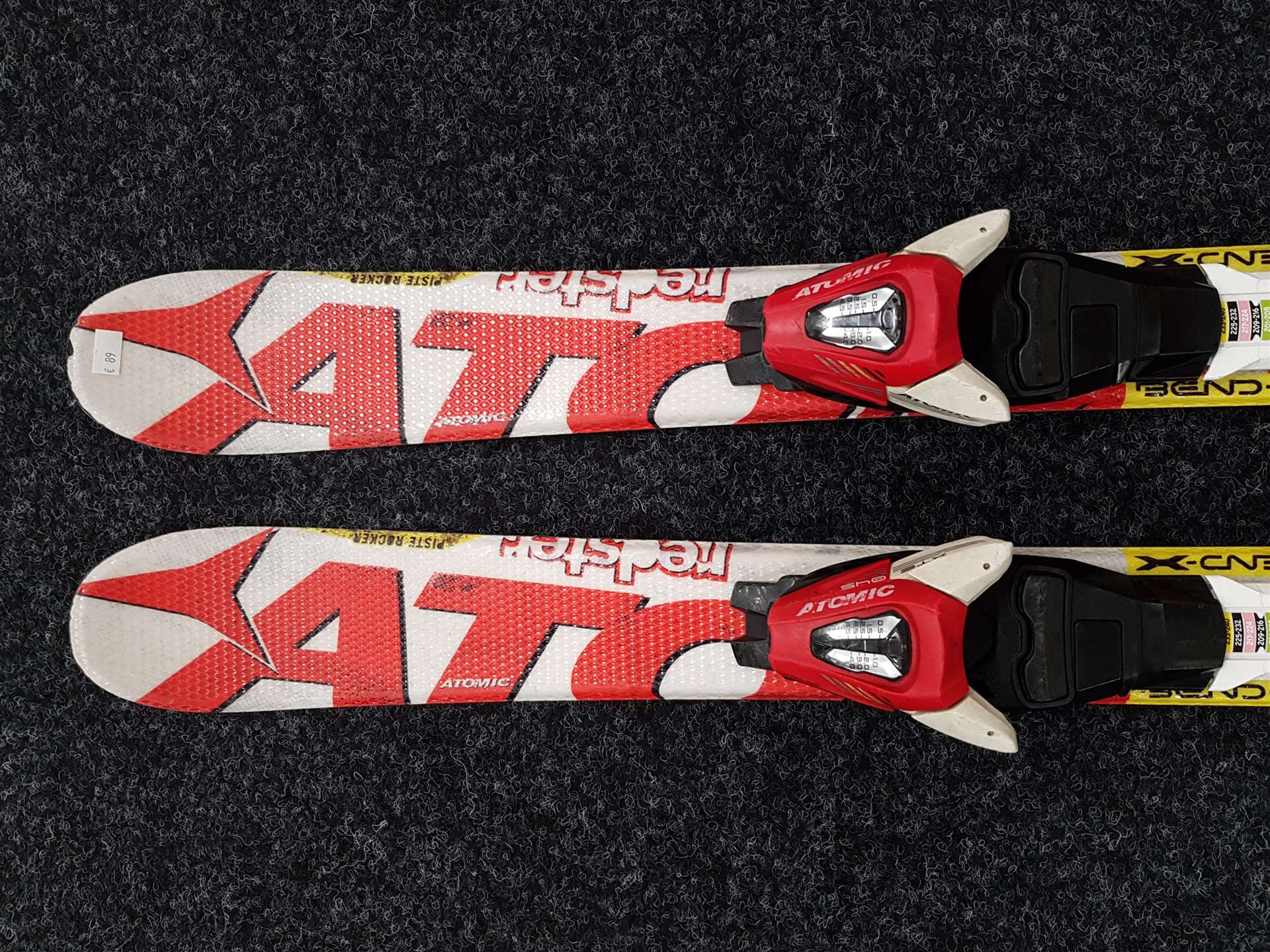 Použité lyže ATOMIC Redster Bend X + vázání Atomic XTE 4,5