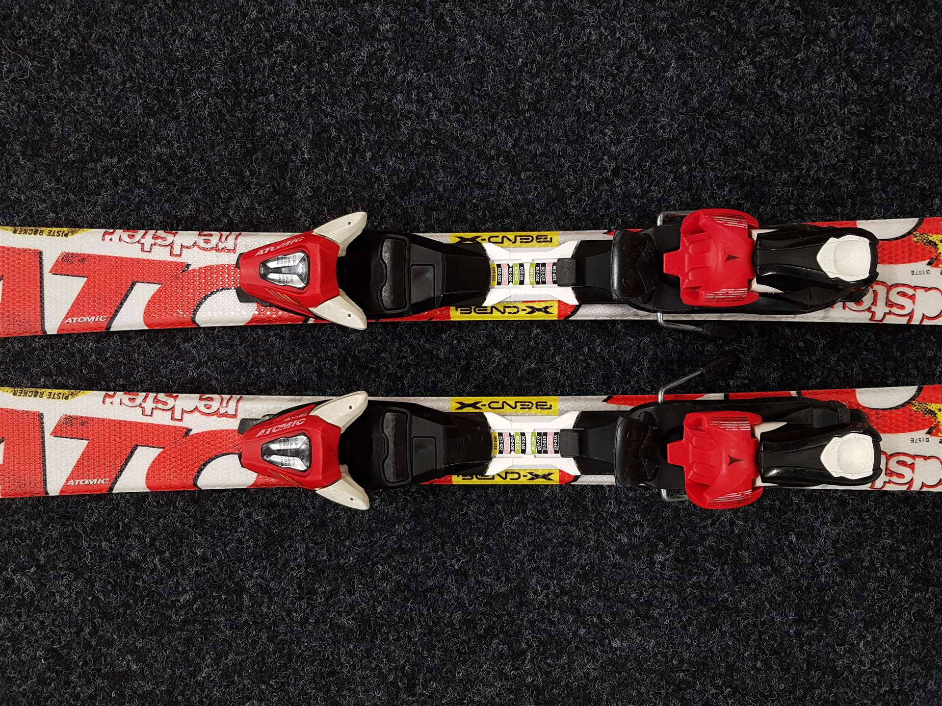 Použité lyže ATOMIC Redster Bend X + vázání Atomic XTE 4,5