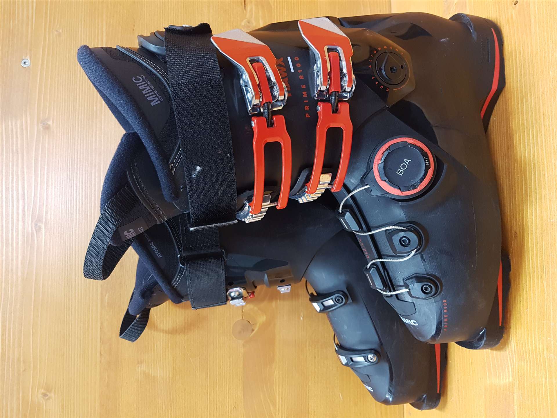 Použité lyžiarky ATOMIC Hawx BOA Prime R 100