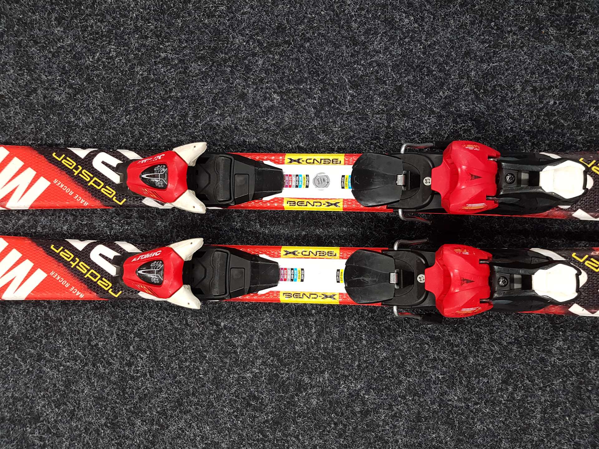 Gebrauchte Kinderski ATOMIC Redster + Atomic XTE 7 Bindungen