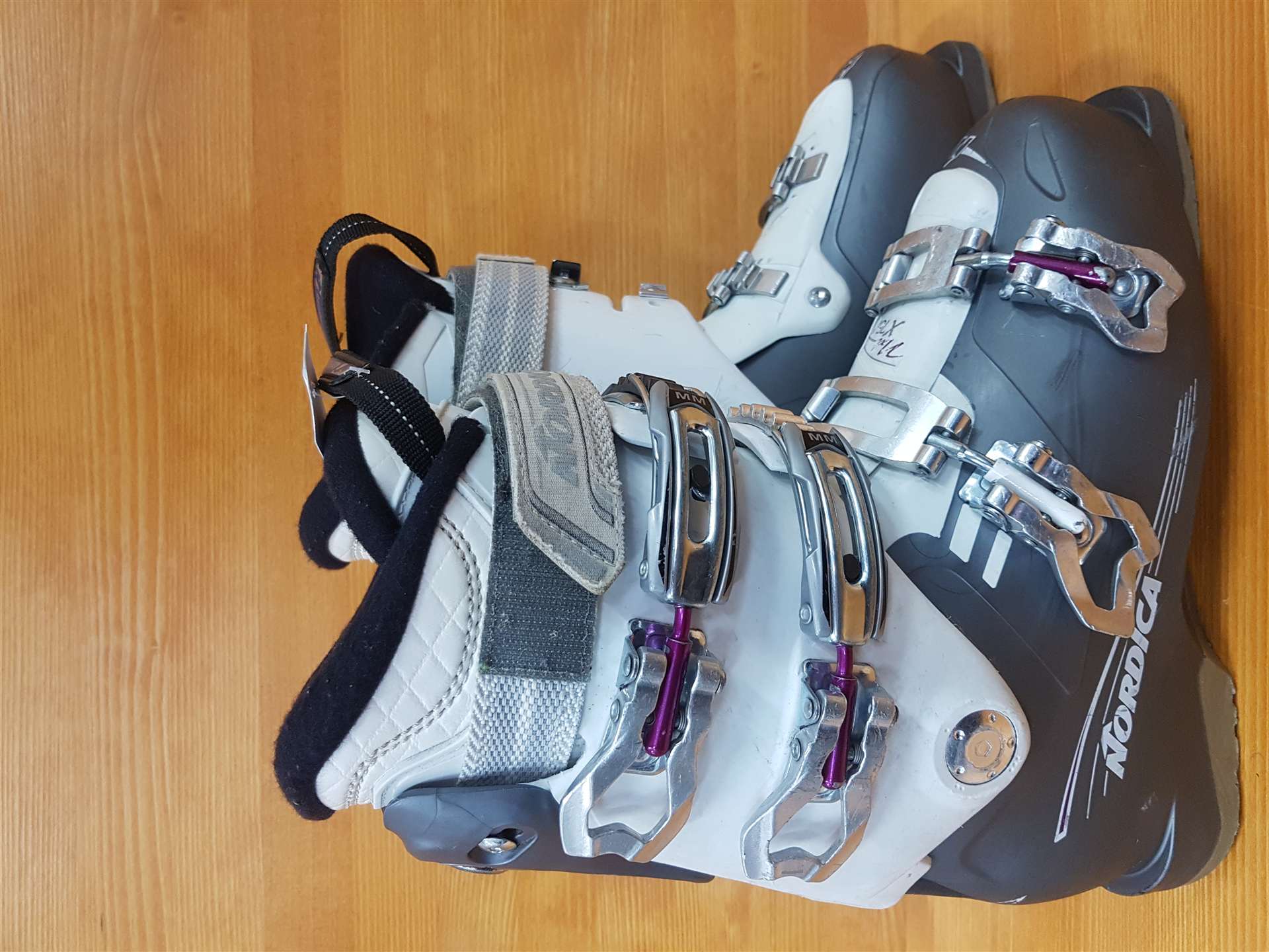 Chaussures de ski usagées NORDICA Nxt 75R W