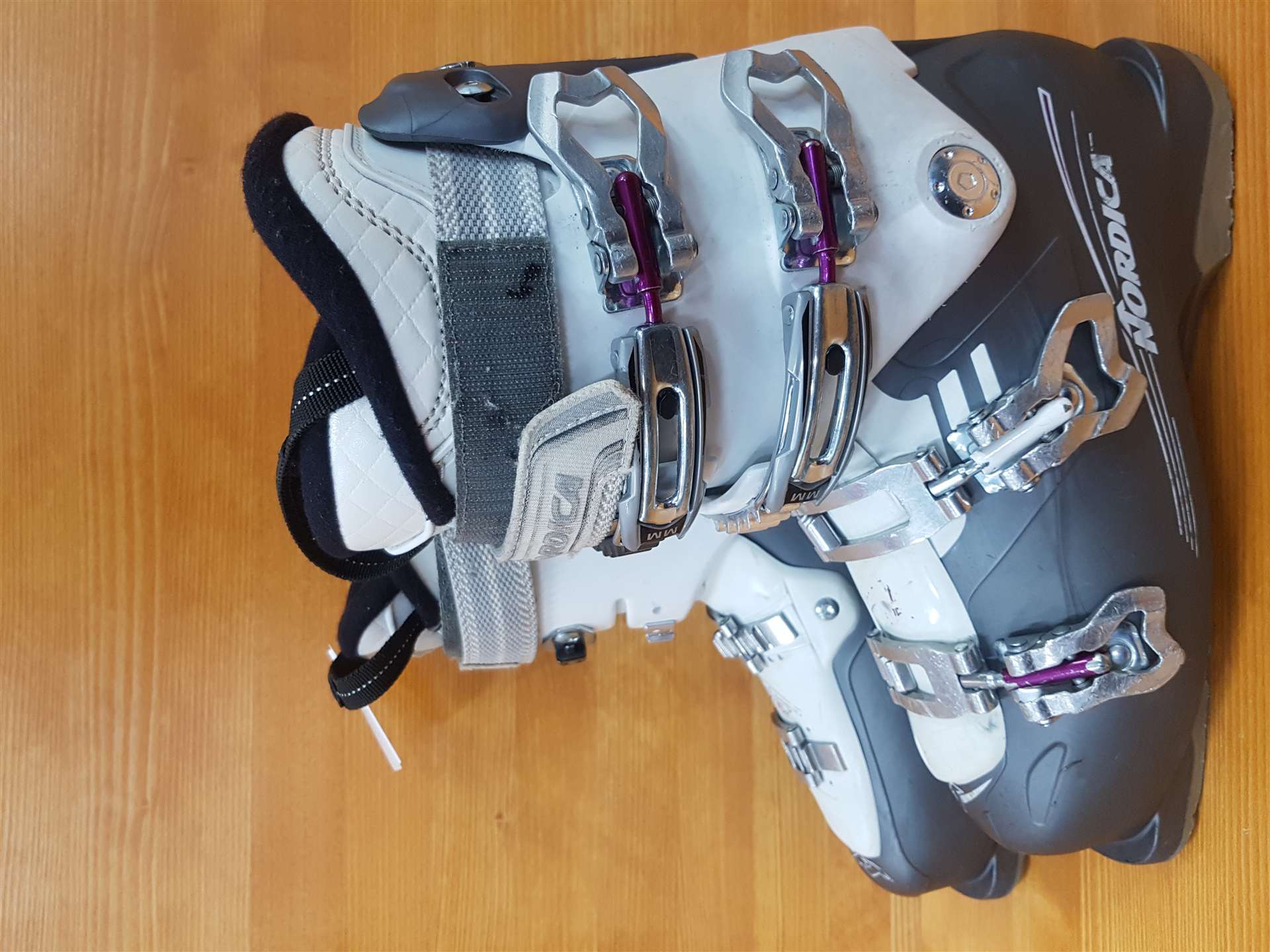 Chaussures de ski usagées NORDICA Nxt 75R W