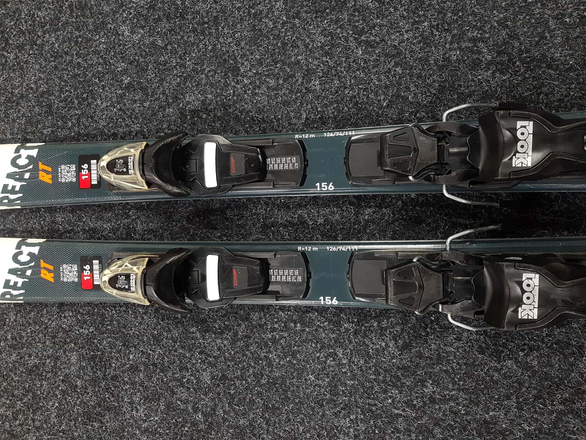 Używane narty ROSSIGNOL React RT + wiązania Look Xpress 11