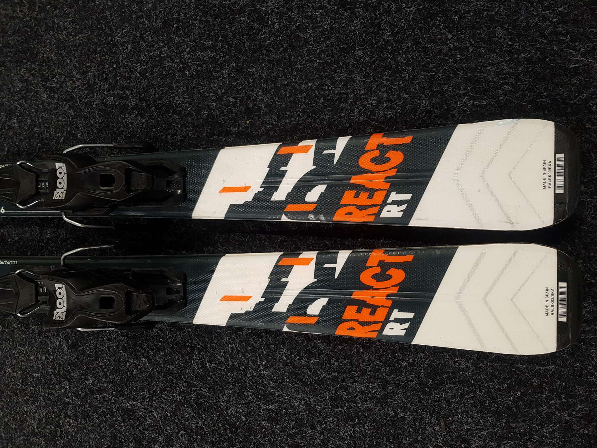 Używane narty ROSSIGNOL React RT + wiązania Look Xpress 11