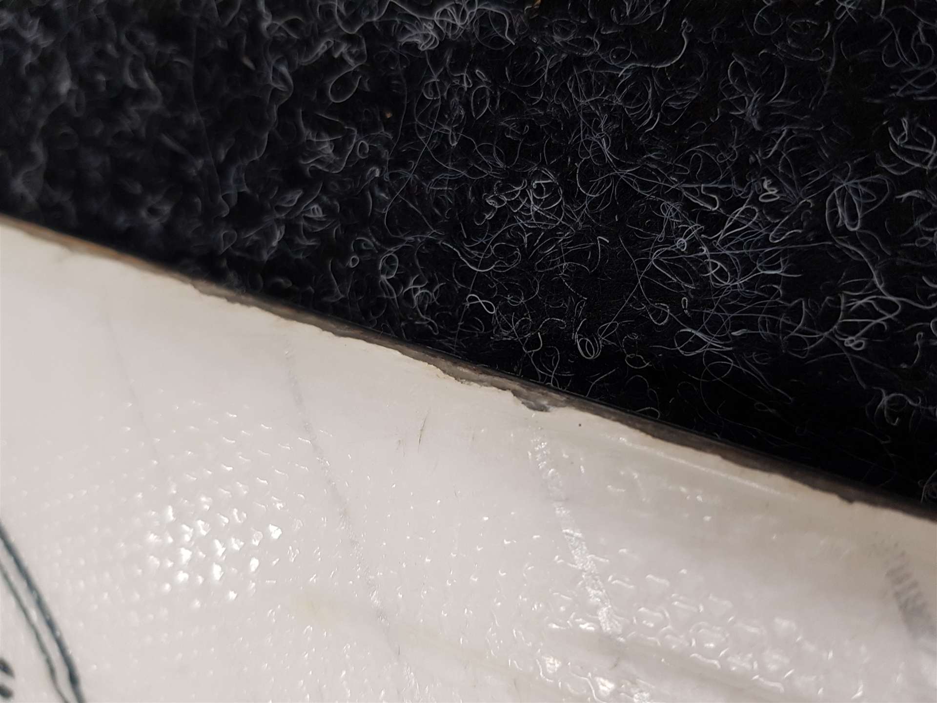 Używane narty ROSSIGNOL React RT + wiązania Look Xpress 11