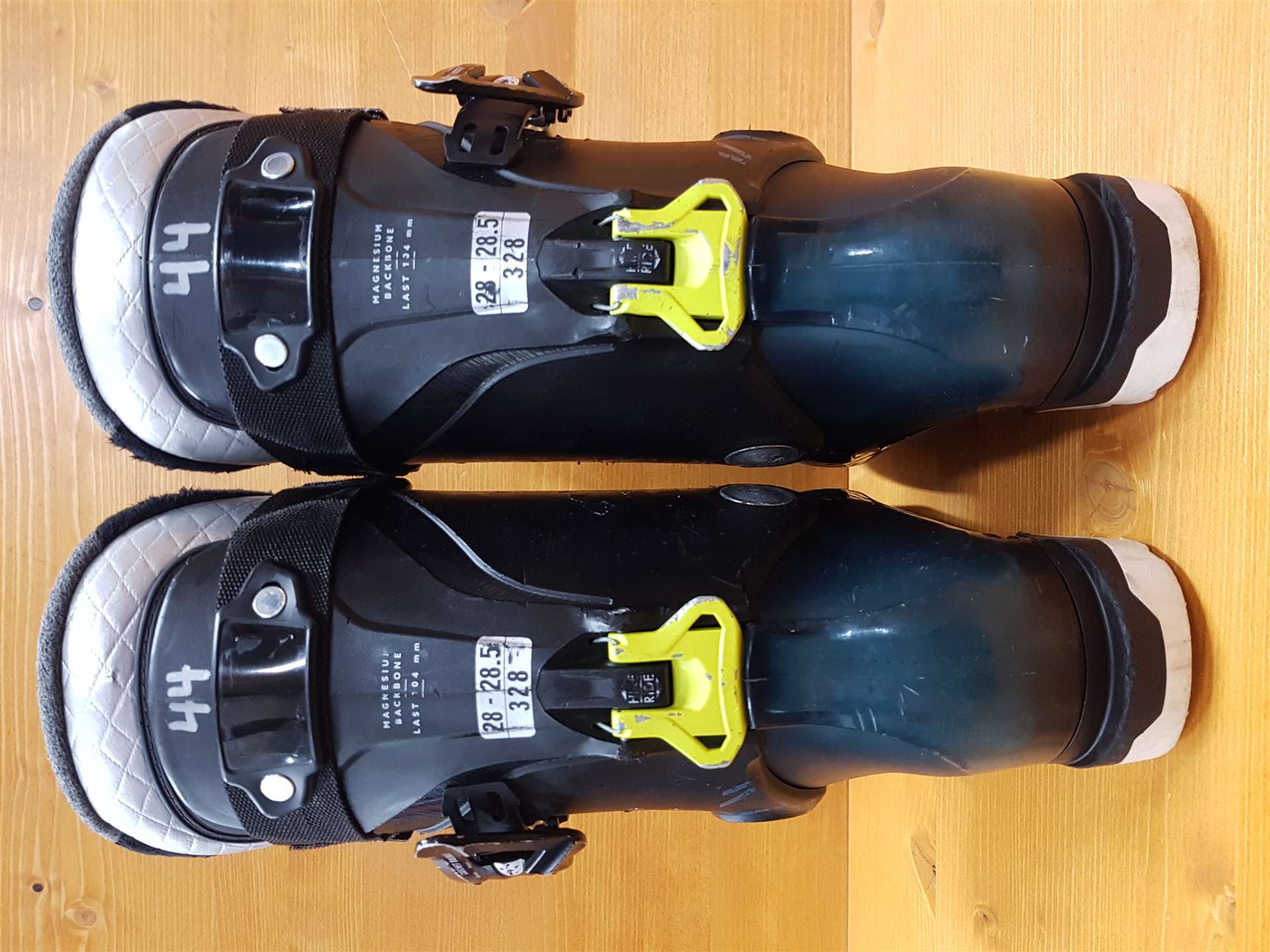 Gebrauchte Skischuhe SALOMON QST Access R80