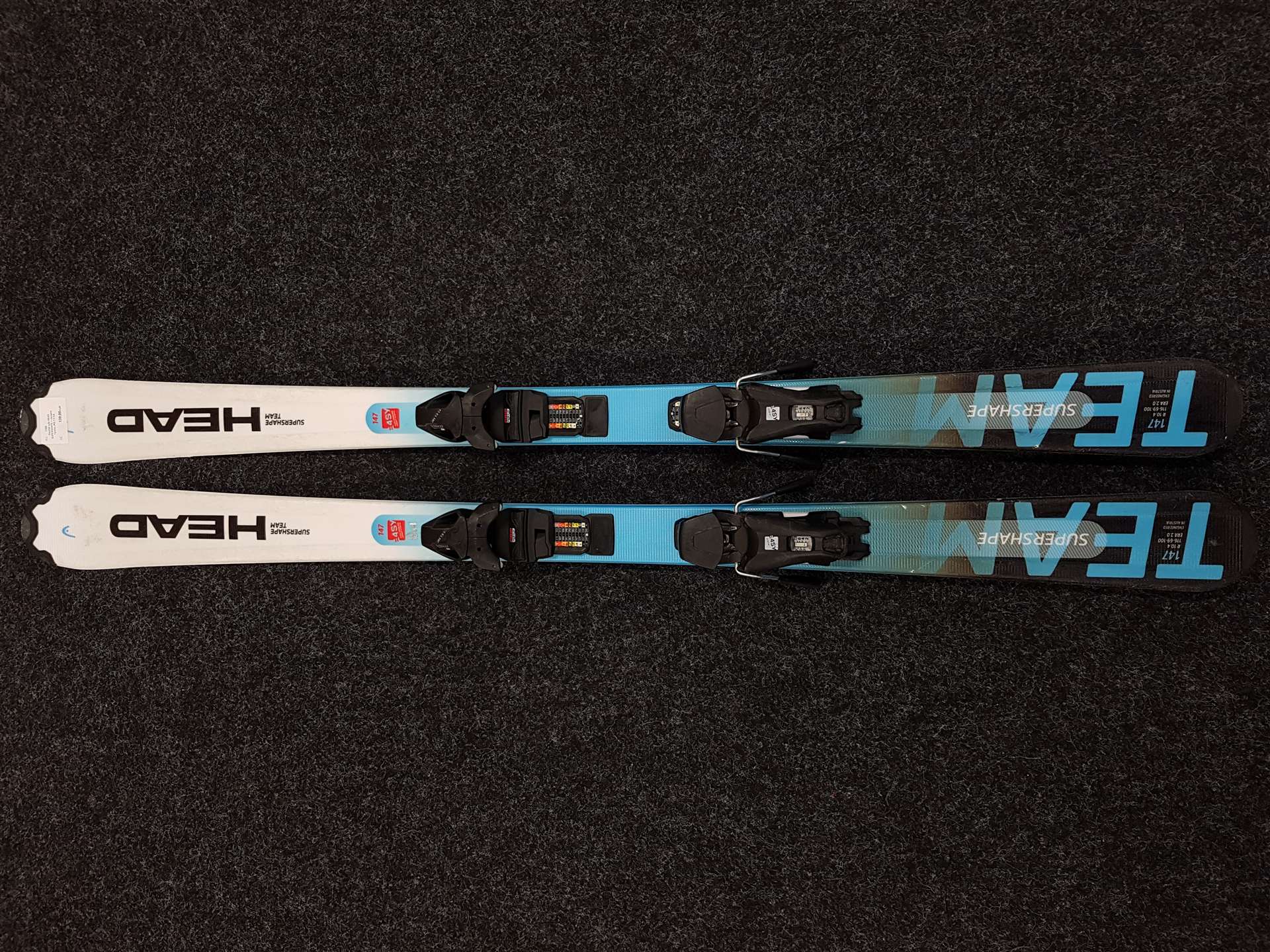 Sci HEAD SUPERSHAPE usati + attacchi Tyrolia JRS 7.5 CA