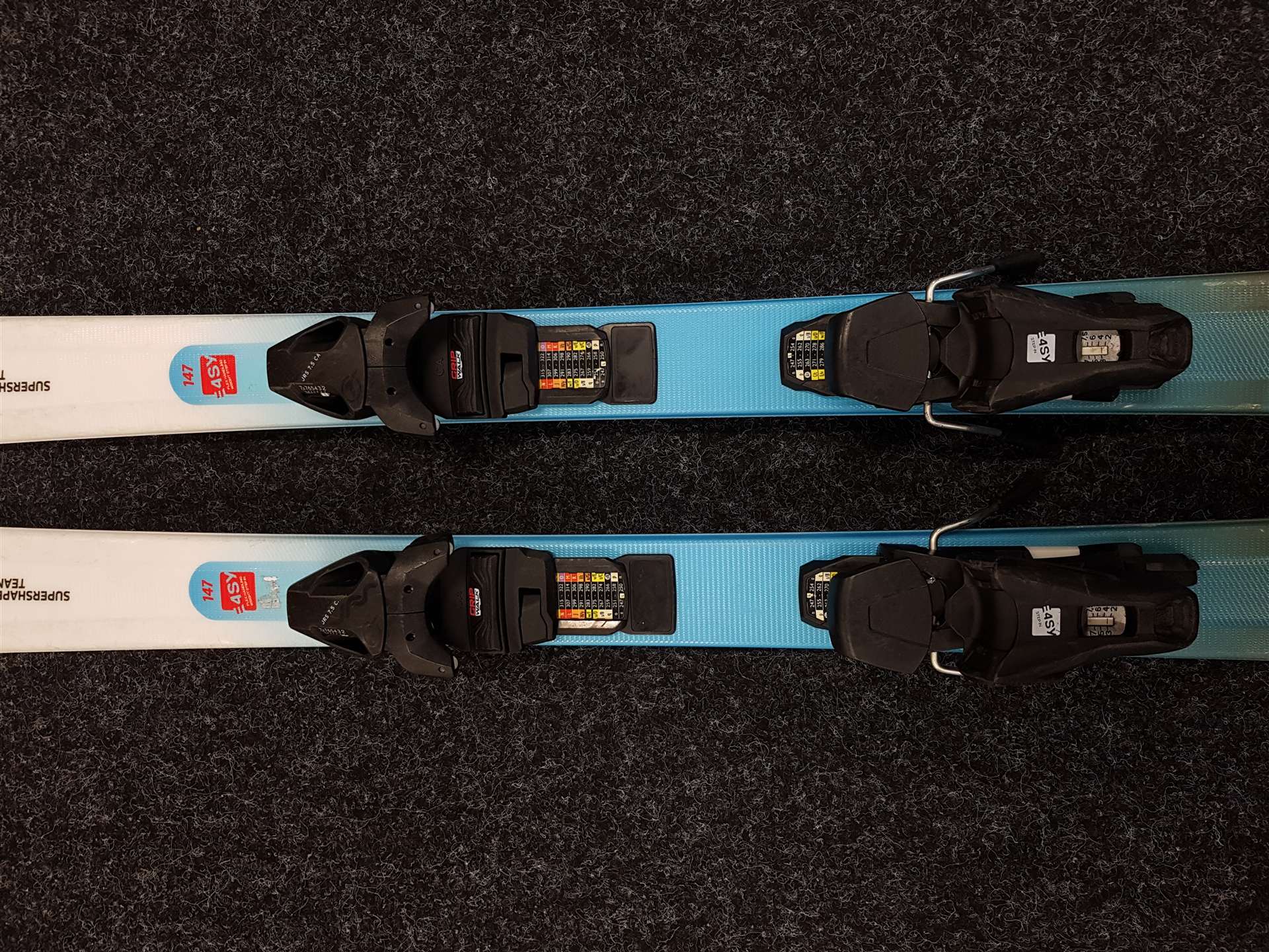 Sci HEAD SUPERSHAPE usati + attacchi Tyrolia JRS 7.5 CA