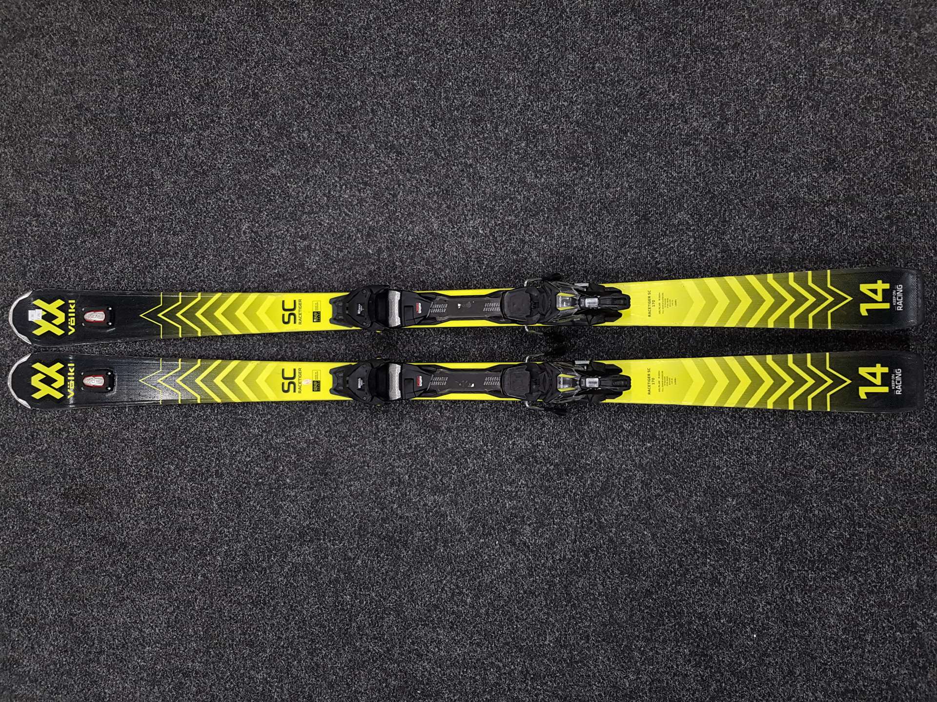 Schiuri Volkl Racetiger SC folosite