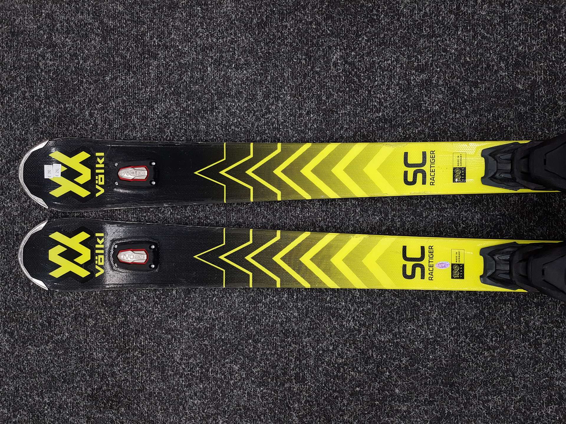 Schiuri Volkl Racetiger SC folosite