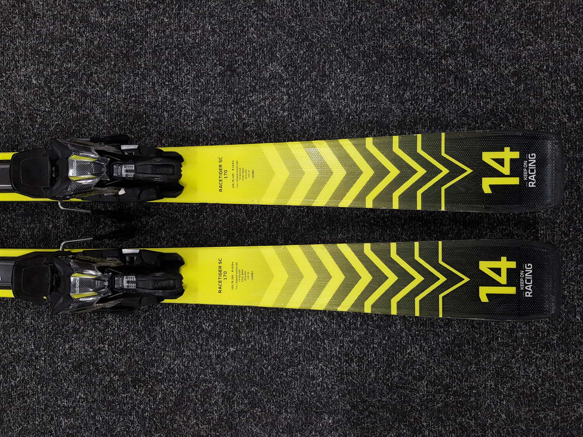 Schiuri Volkl Racetiger SC folosite