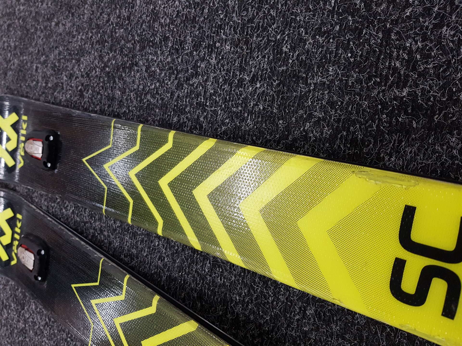 Schiuri Volkl Racetiger SC folosite