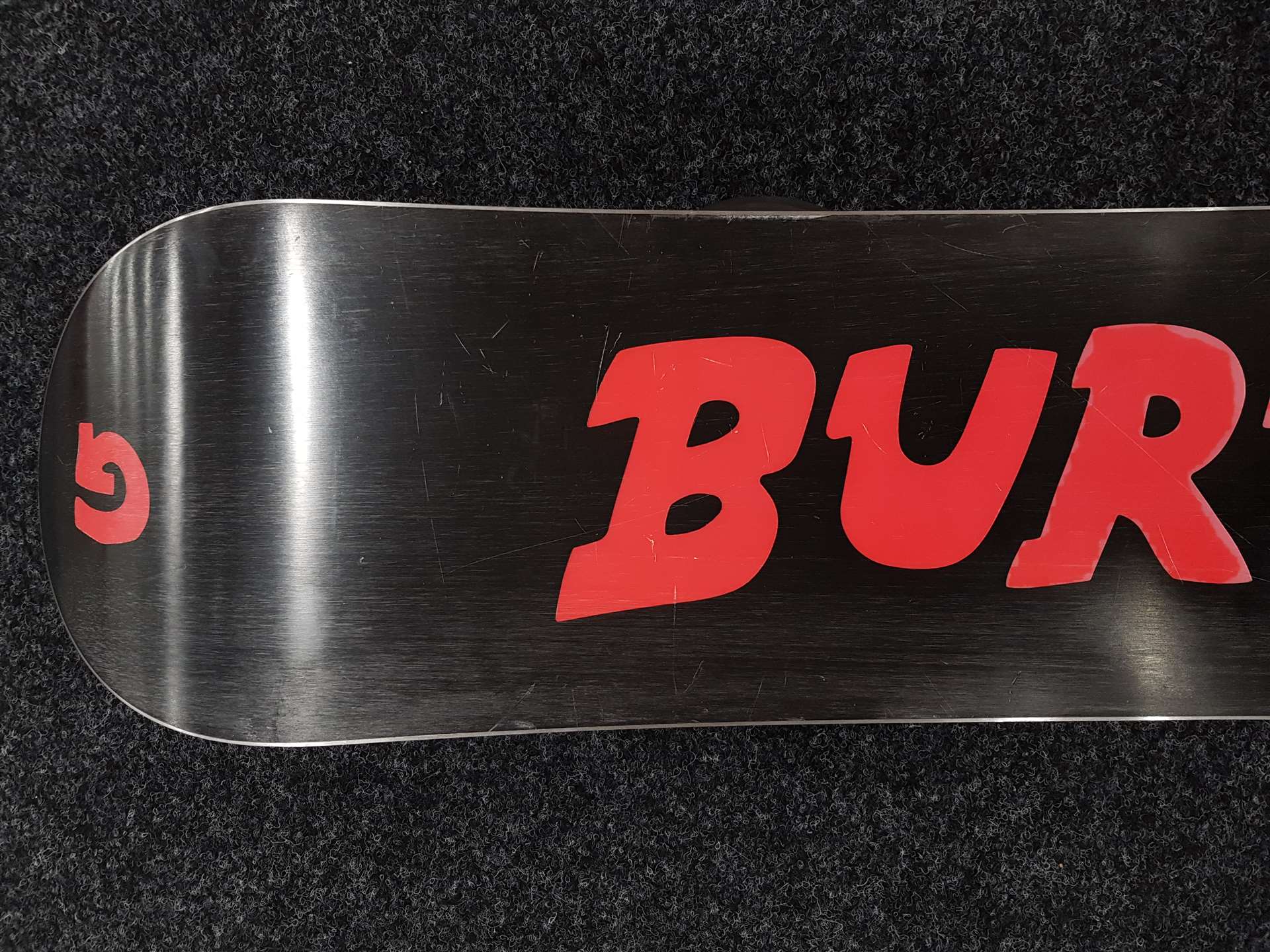 Použitý snowboard BURTON LTR 120 + viazanie Head veľkosť M junior - nové