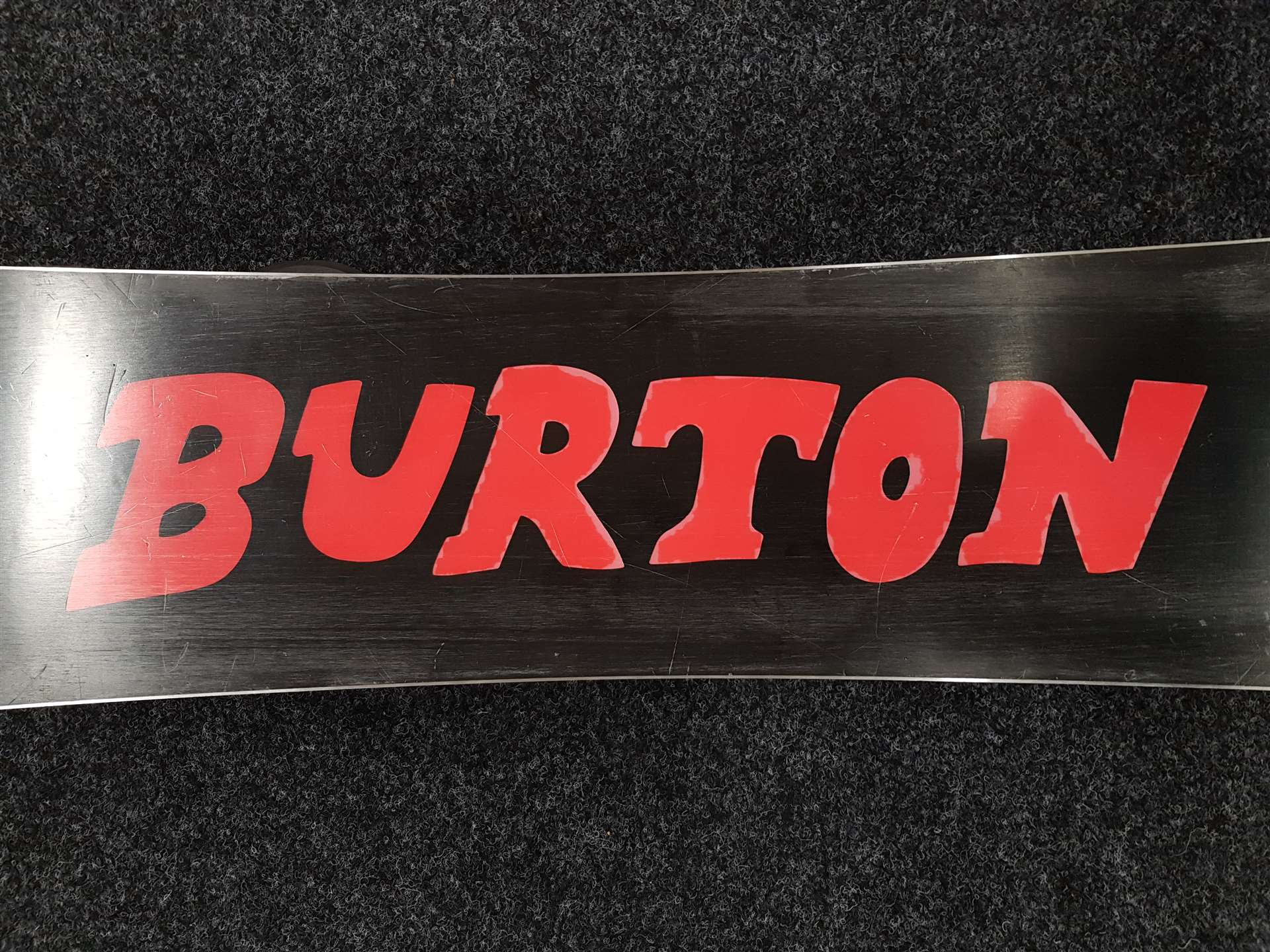 Použitý snowboard BURTON LTR 120 + viazanie Head veľkosť M junior - nové