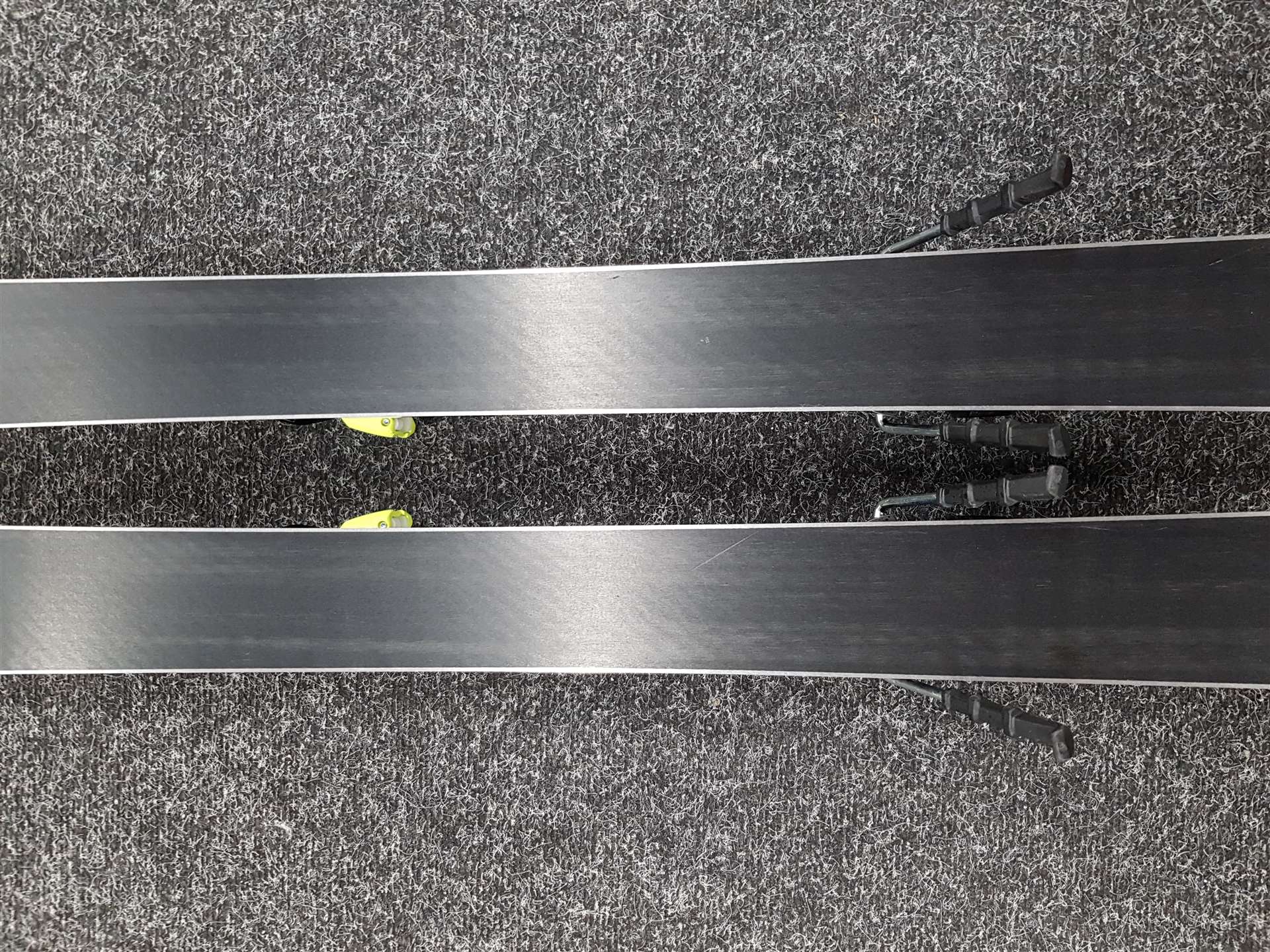 Použité lyže HEAD e-RACE PRO