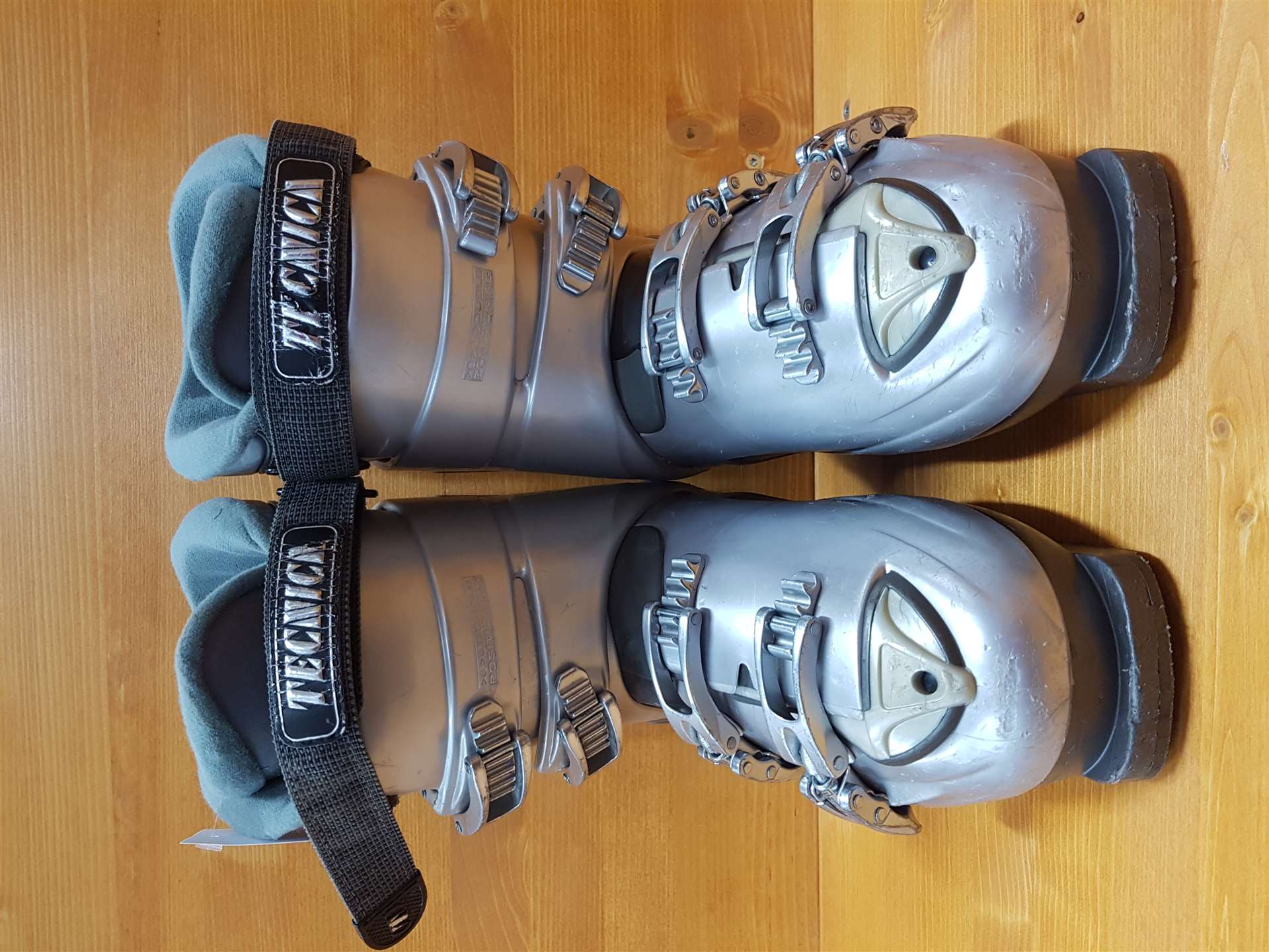 Použité lyžiarky TECNICA Rival X7