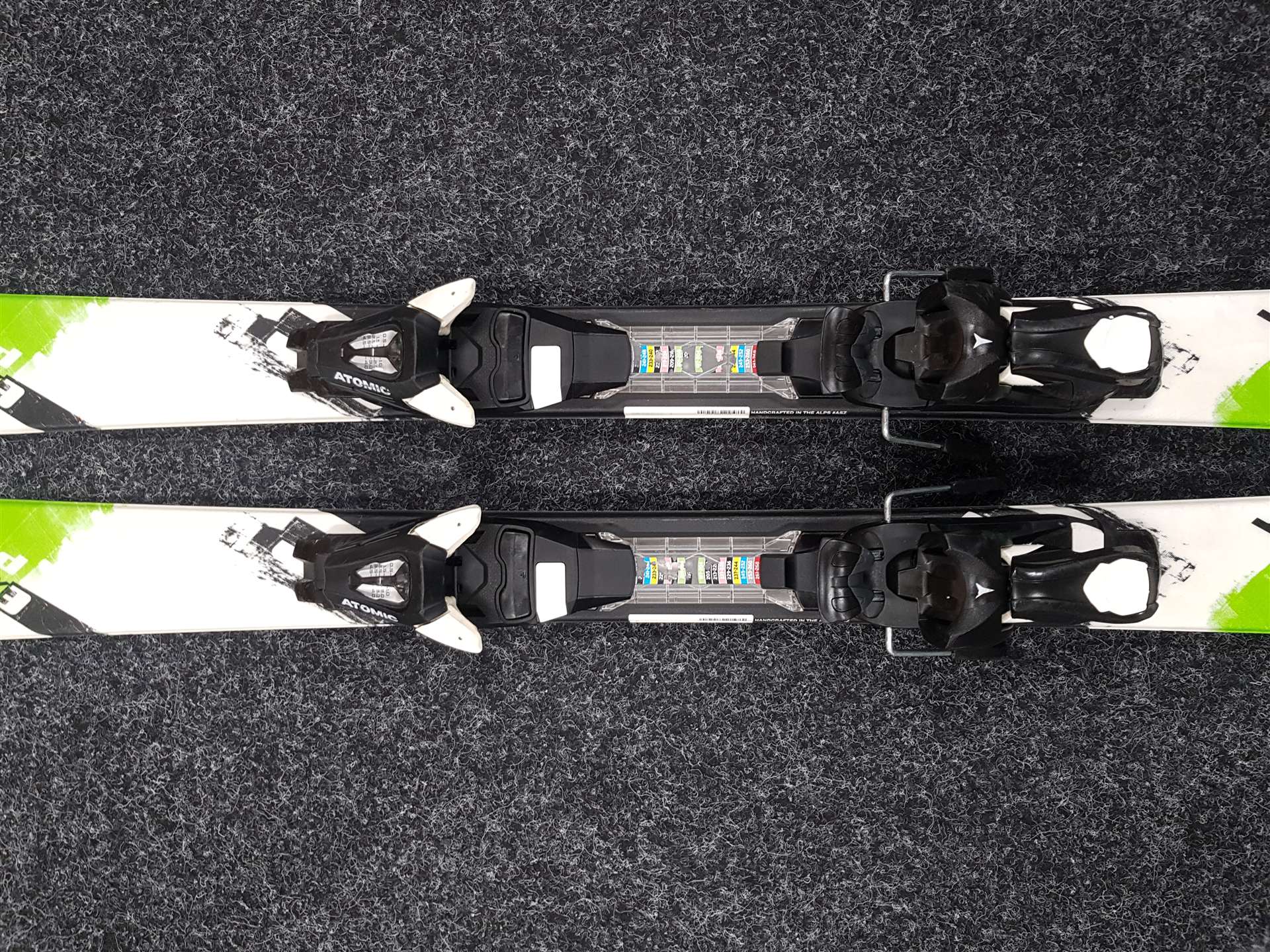 Použité detské lyže ELAN EXAR PRO + viazanie Atomic 5