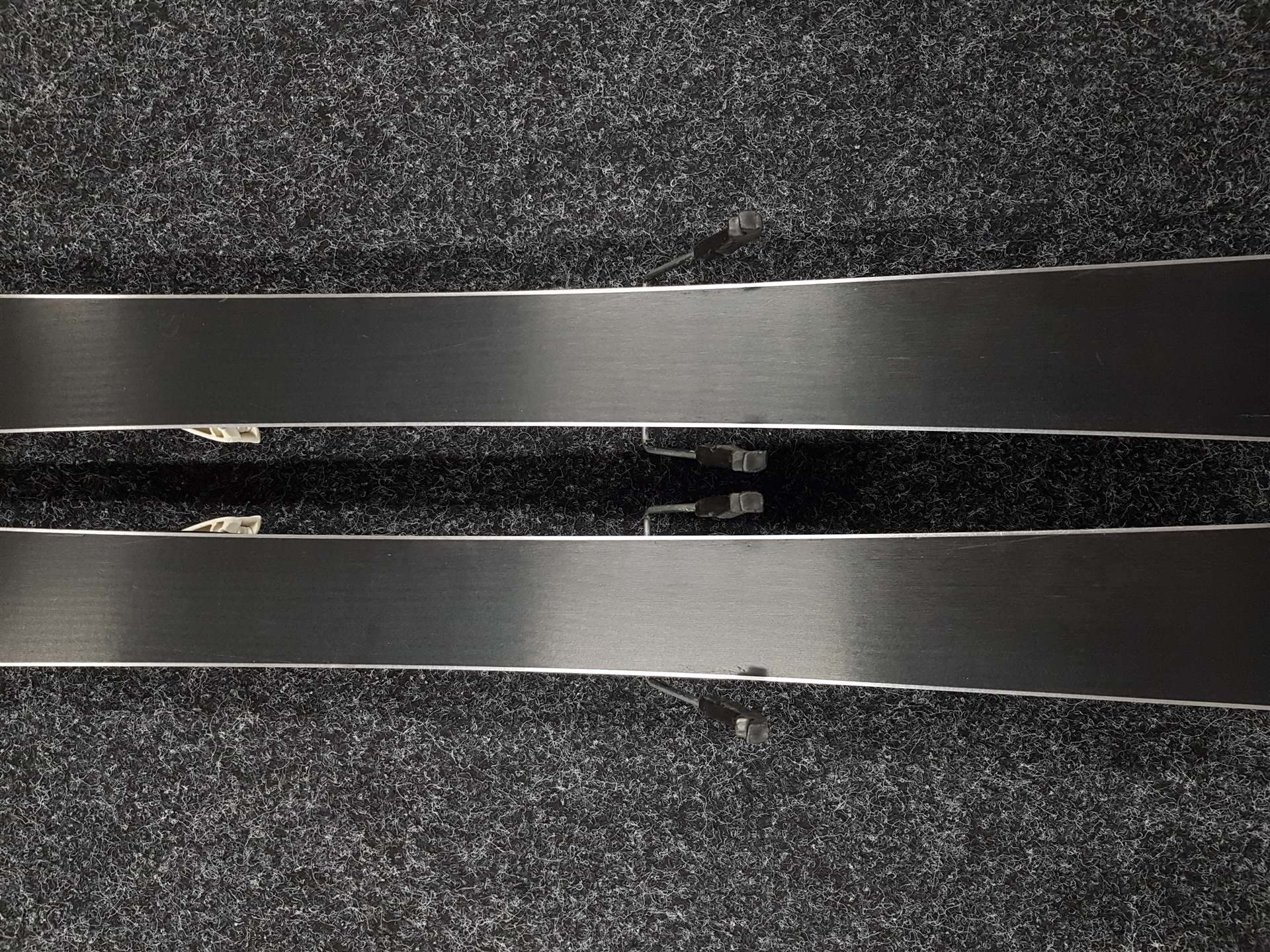 Použité detské lyže ELAN EXAR PRO + viazanie Atomic 5