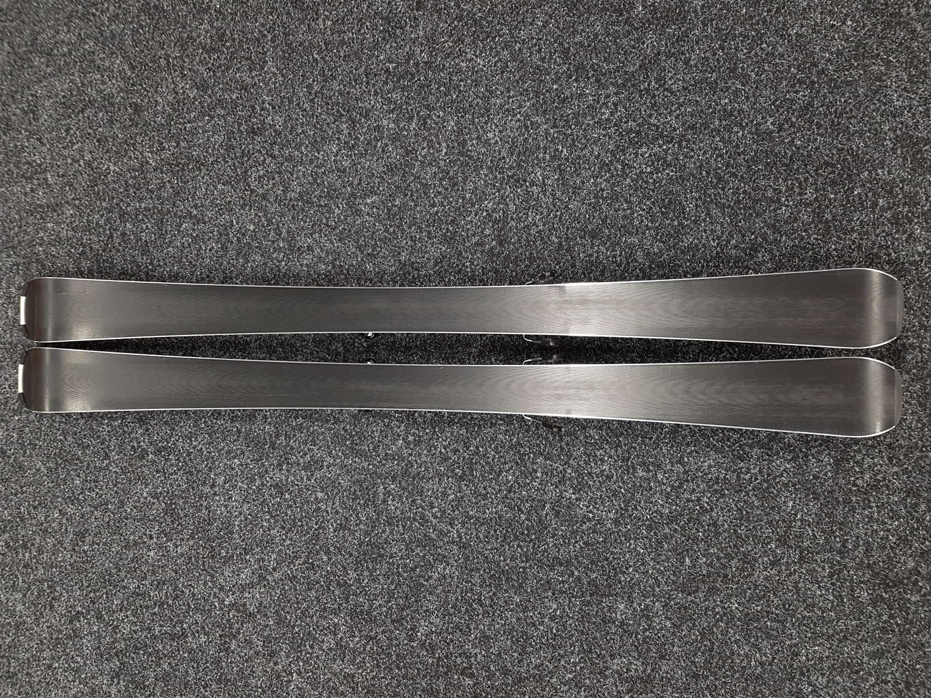 Použité lyže SALOMON S/MAX + vázání Salomon M10