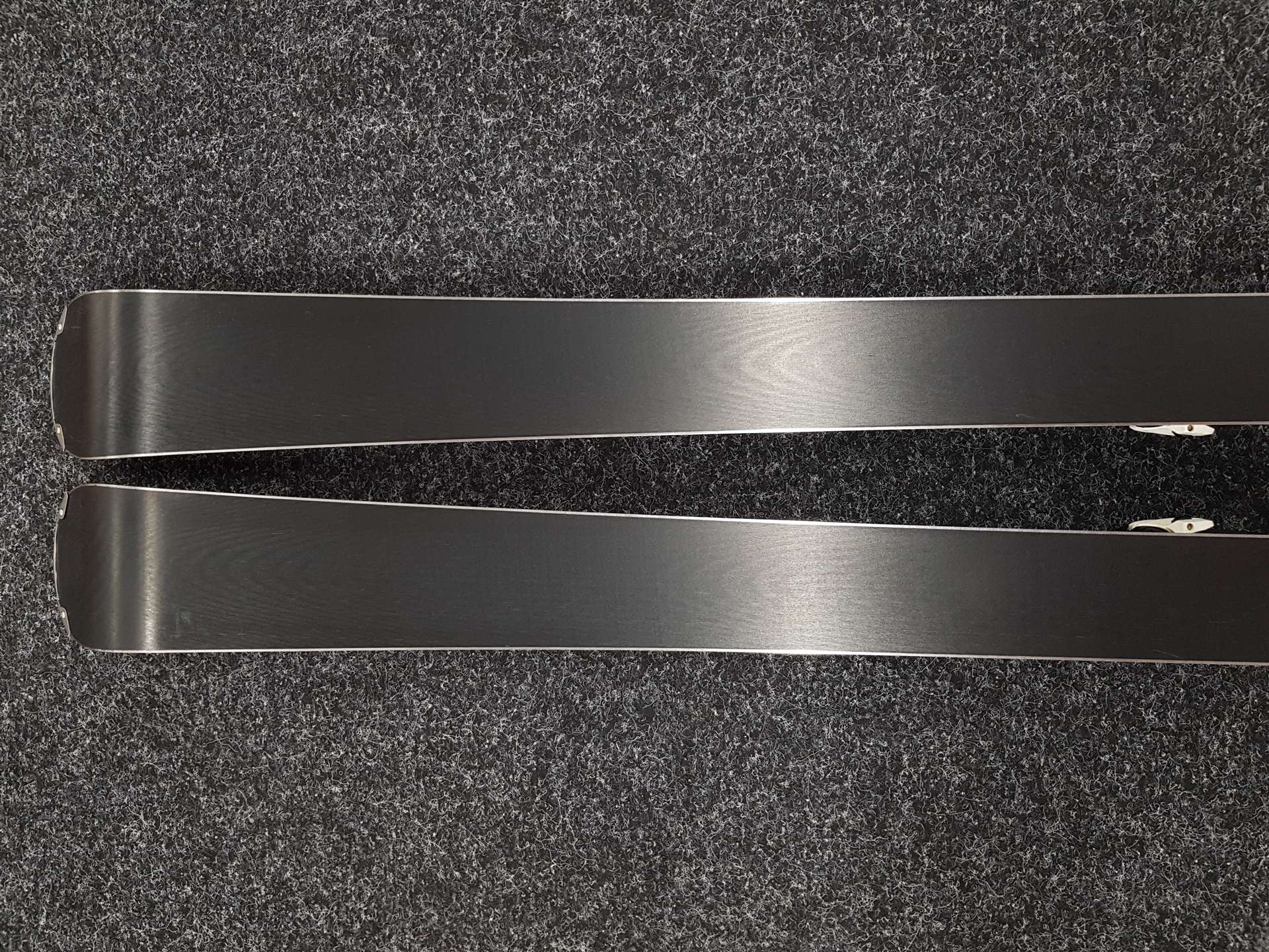 Gebrauchte VOLKL Racetiger SRC Ski + Marker Motion 11 Bindungen