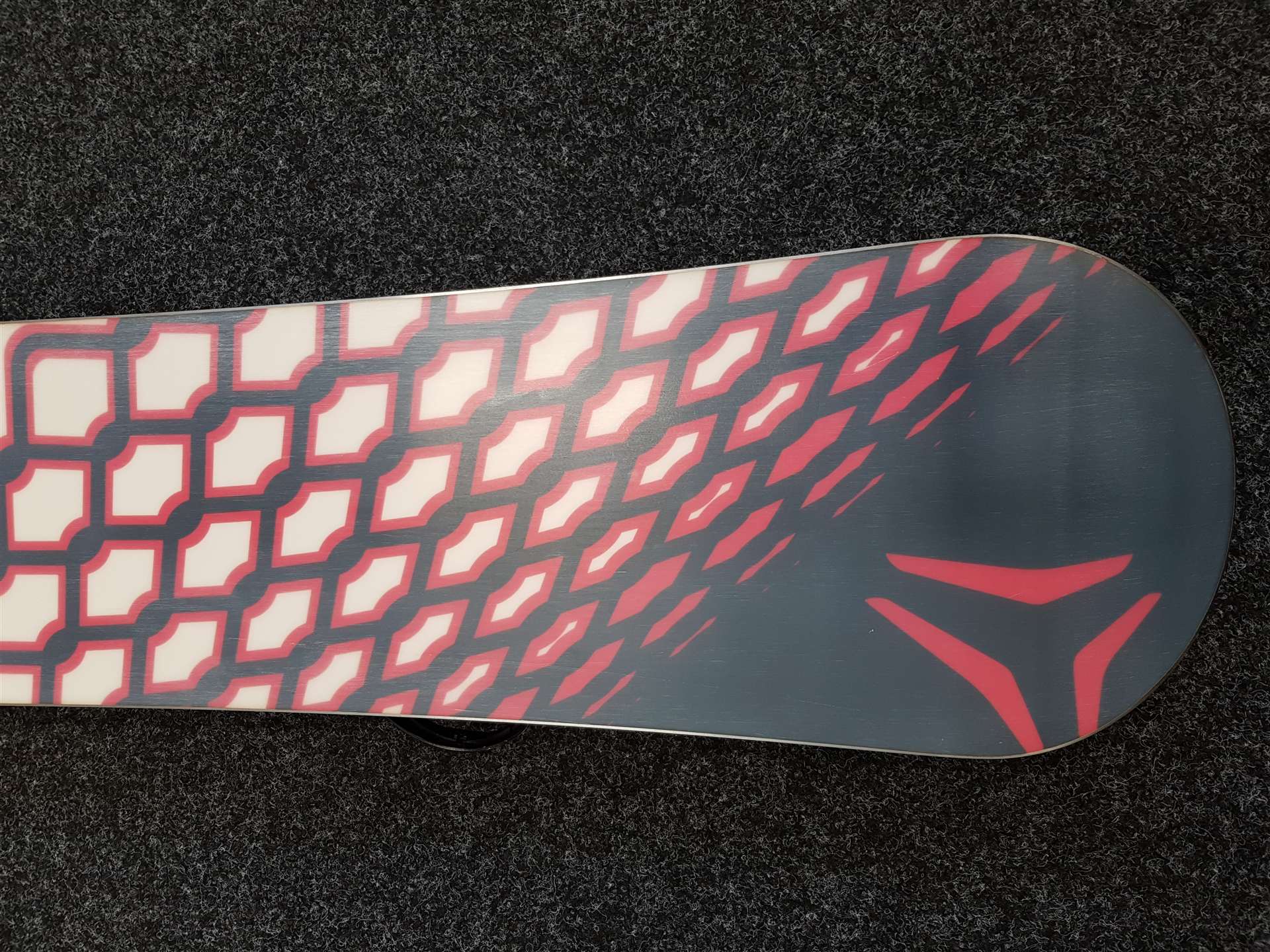 Snowboard Atomic usato + attacchi BURTON taglia S