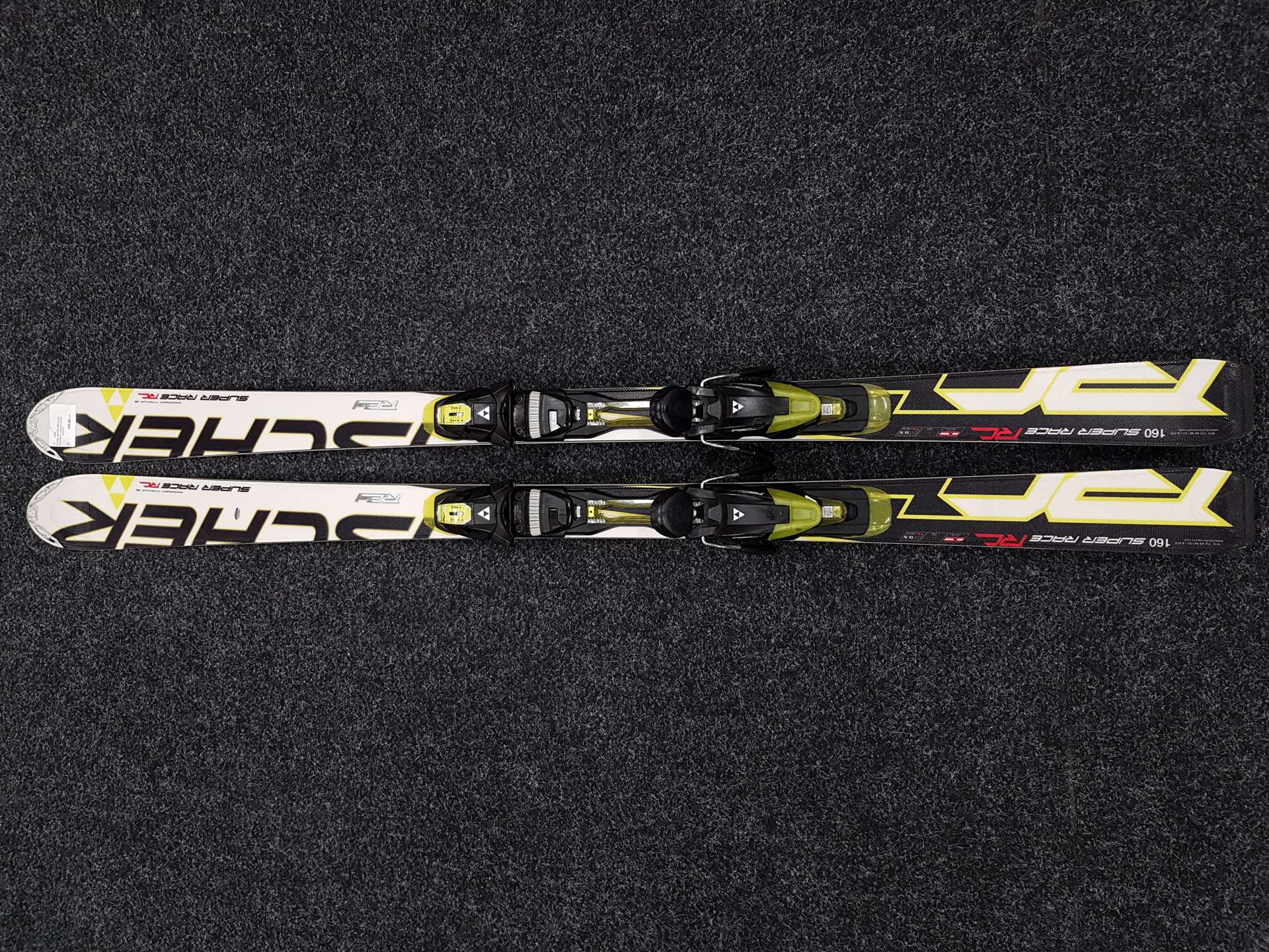 Esquís FISCHER Super Race RC4 usados + fijaciones Fischer RC4 Z11