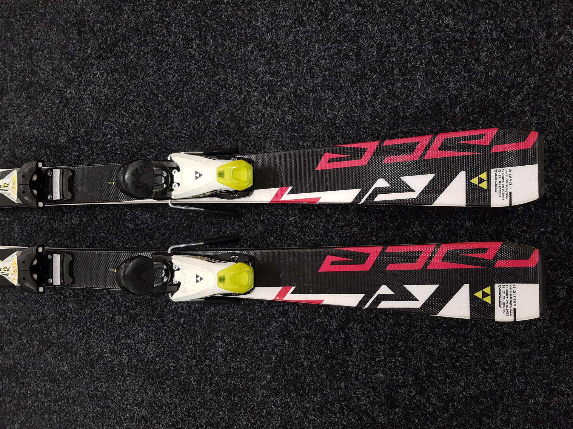 Použité lyže FISCHER Race 4 + vázání Fischer FJ - 7