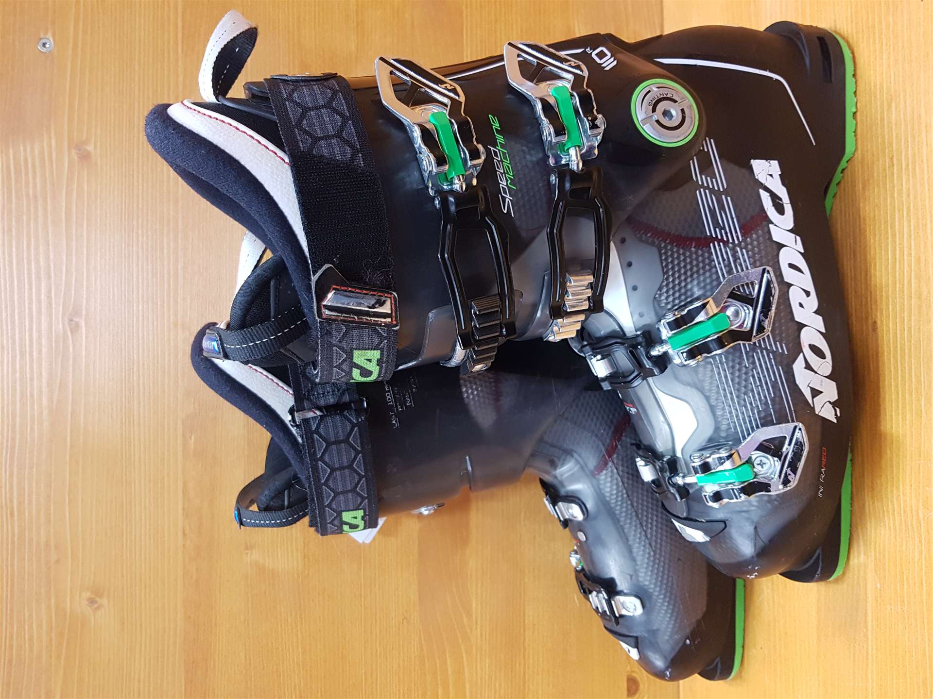 Použité lyžiarky NORDICA Speed Machine 110R