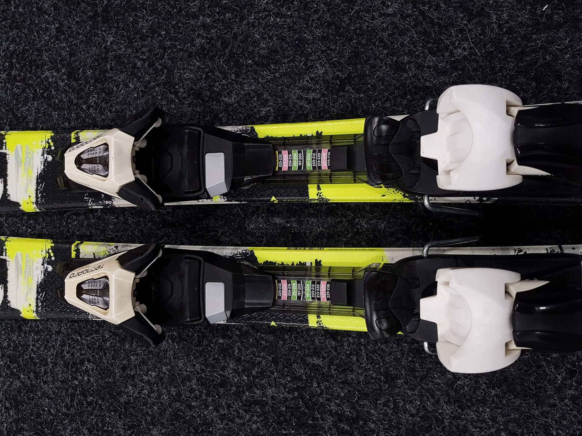 Použité detské lyže TECNOPRO Team + viazanie Tecnopro 4.5