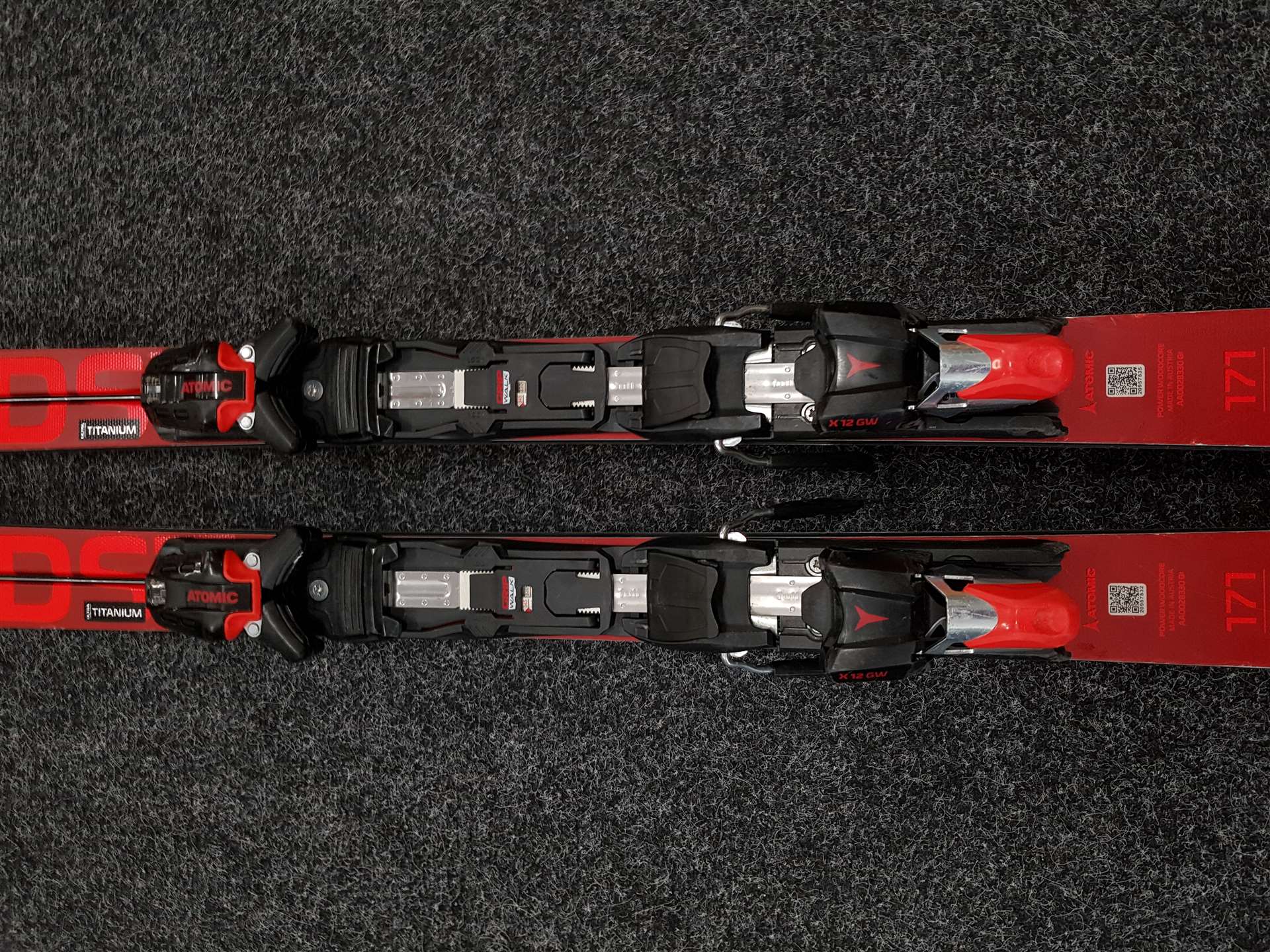 Bazárové lyže  Atomic Redster G9 Ultra Titanium