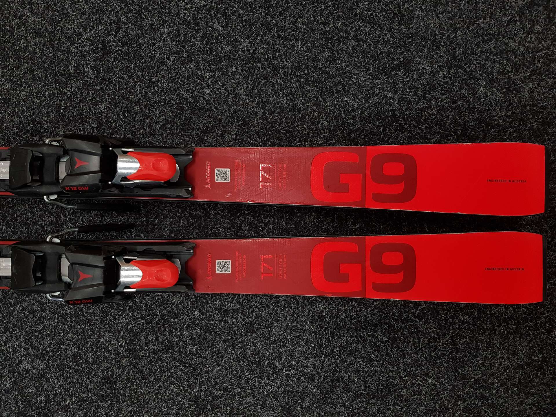 Bazárové lyže  Atomic Redster G9 Ultra Titanium