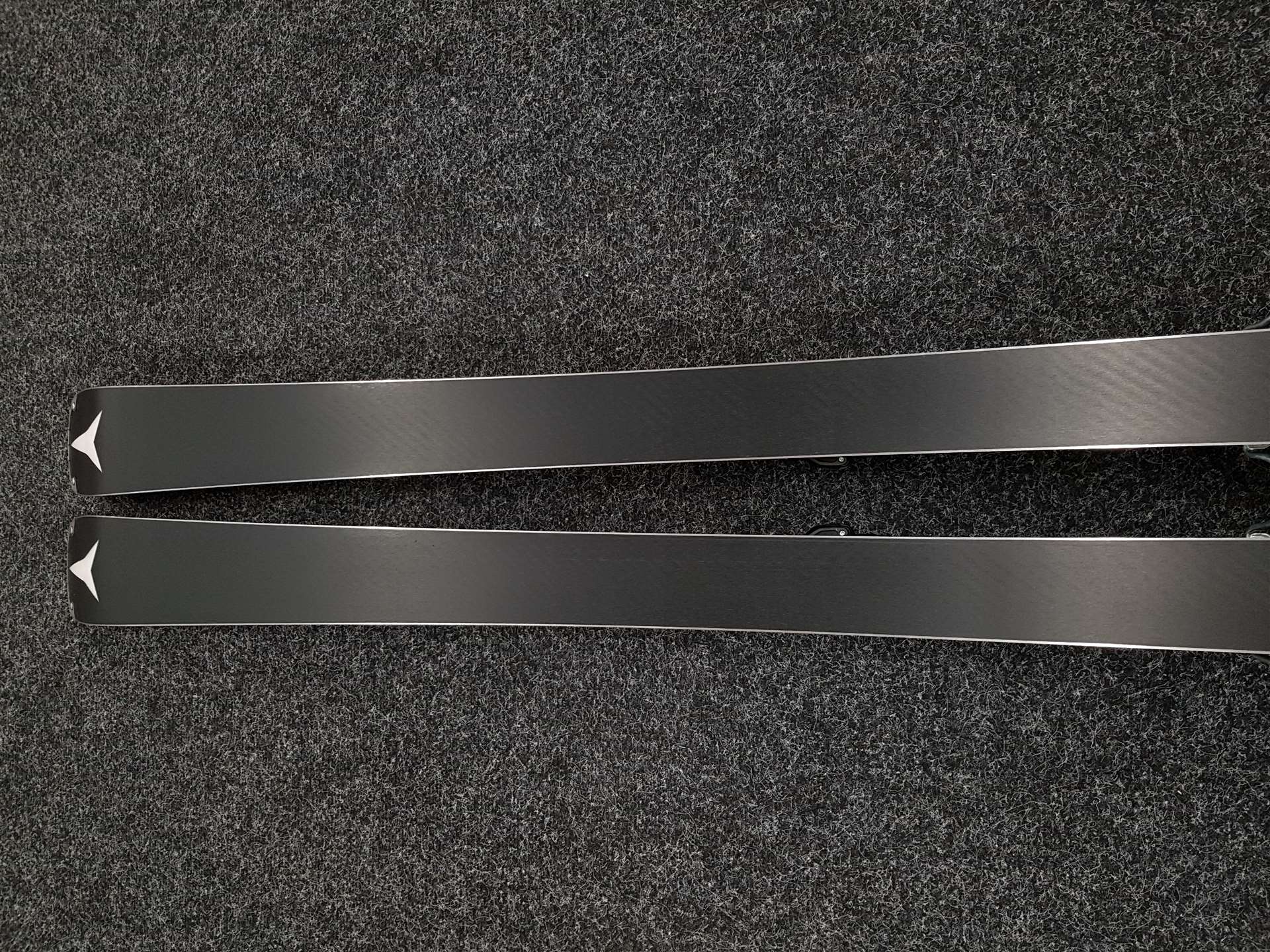 Bazárové lyže  Atomic Redster G9 Ultra Titanium