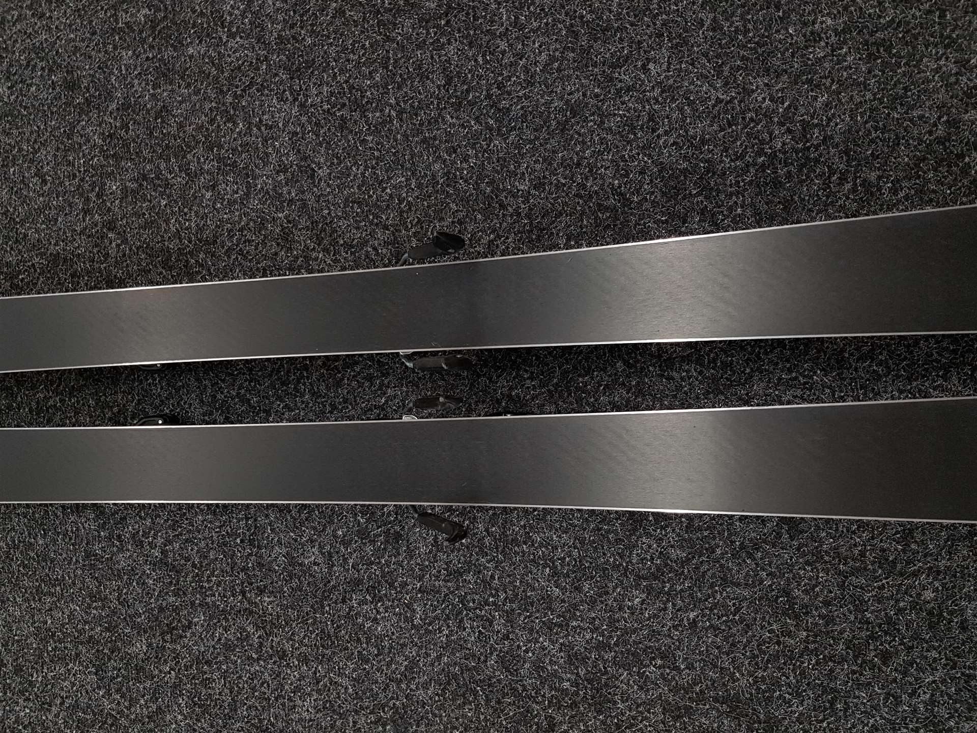 Bazárové lyže  Atomic Redster G9 Ultra Titanium