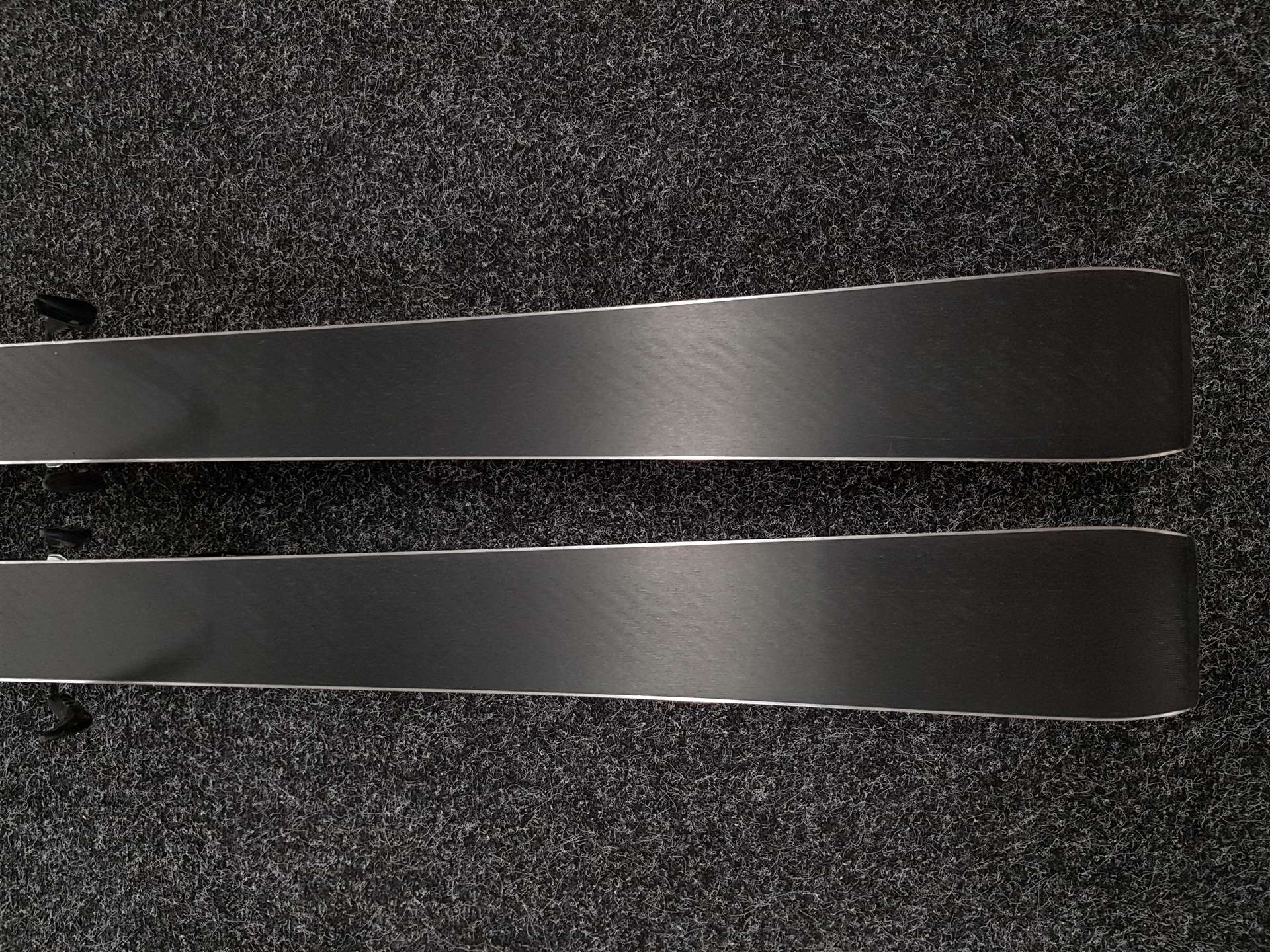 Bazárové lyže  Atomic Redster G9 Ultra Titanium