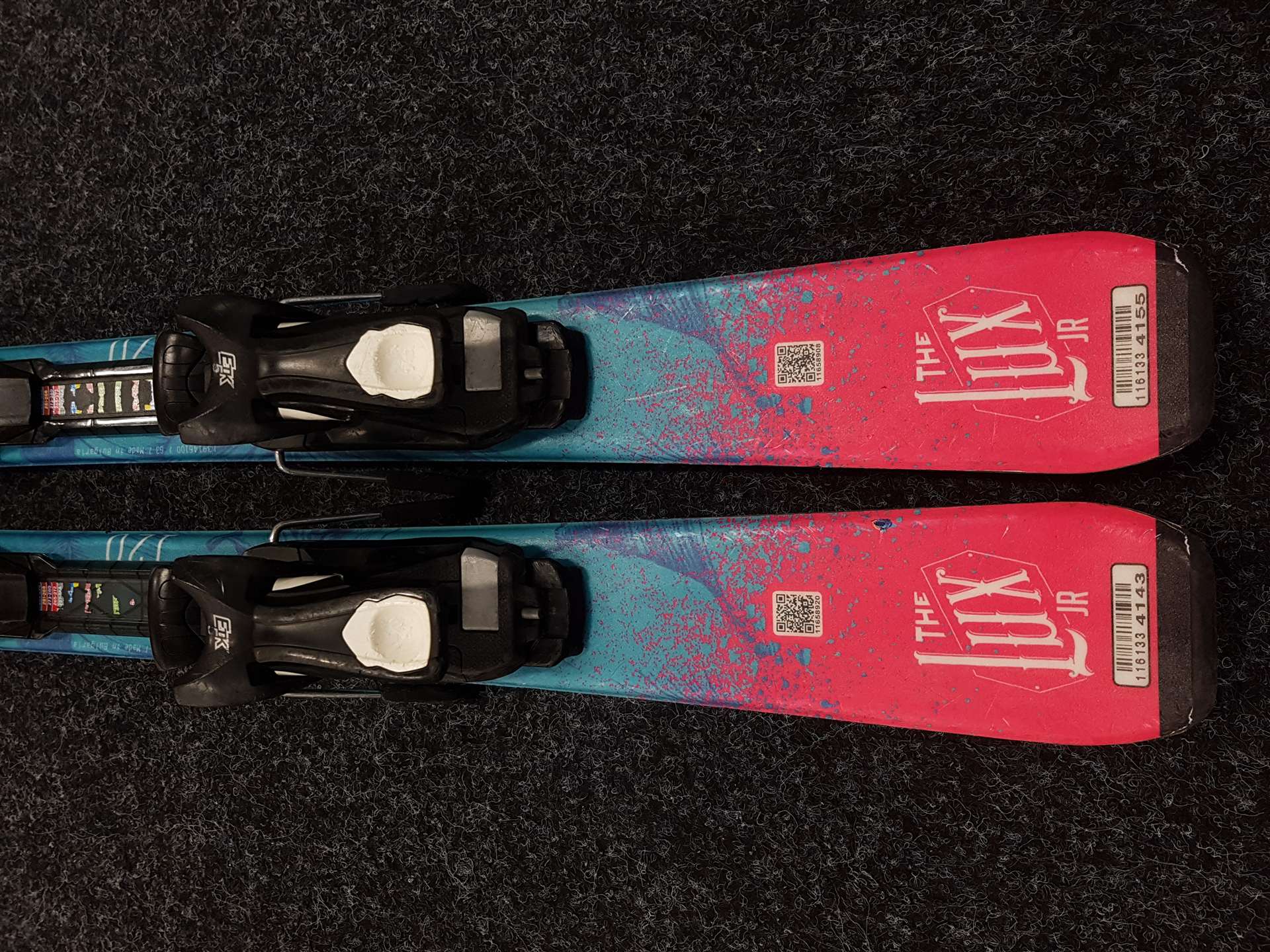 Esquís infantiles usados SALOMON The Lux Jr + fijaciones Ezytrak 4.5