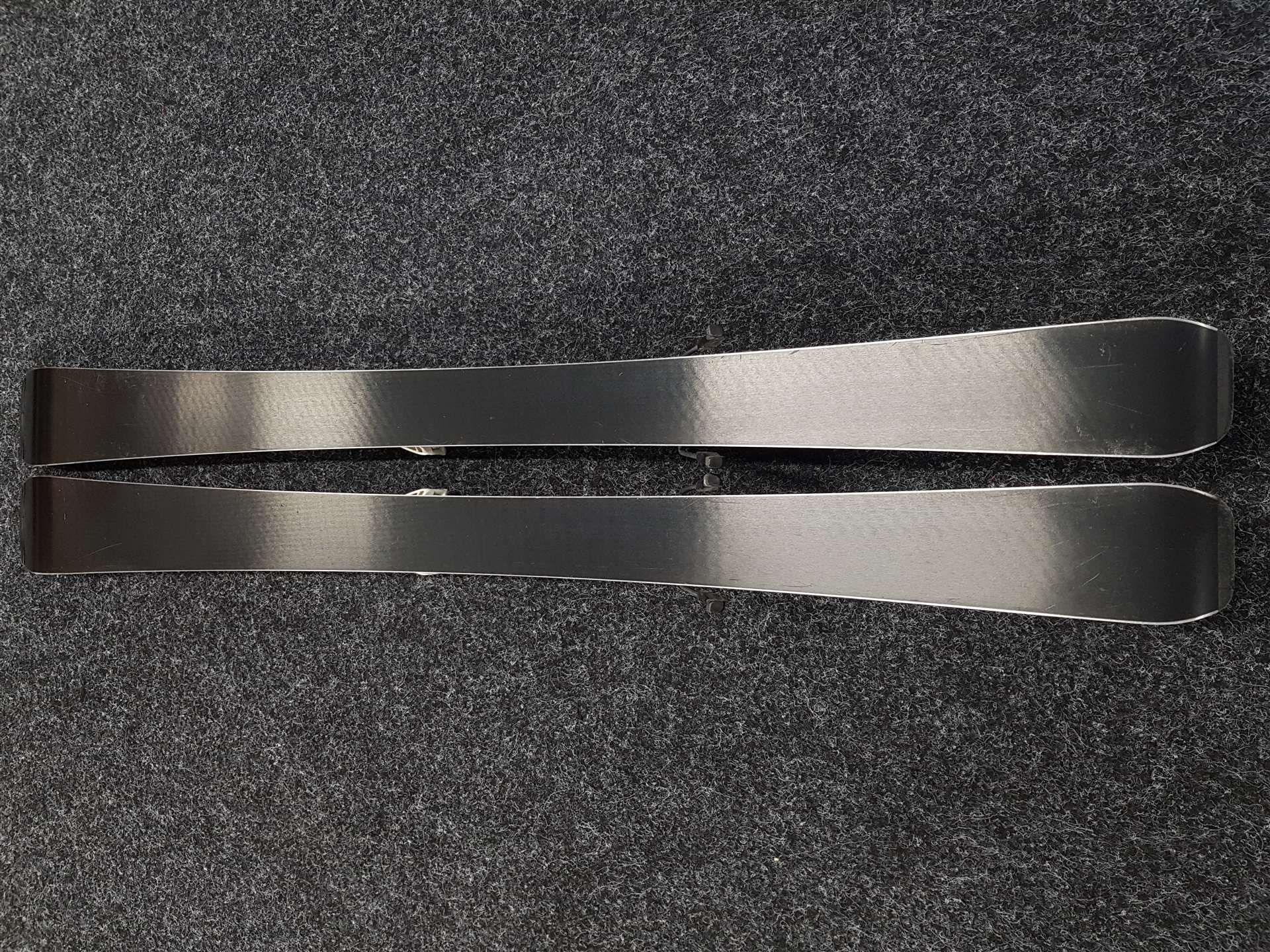 Esquís infantiles usados SALOMON The Lux Jr + fijaciones Ezytrak 4.5