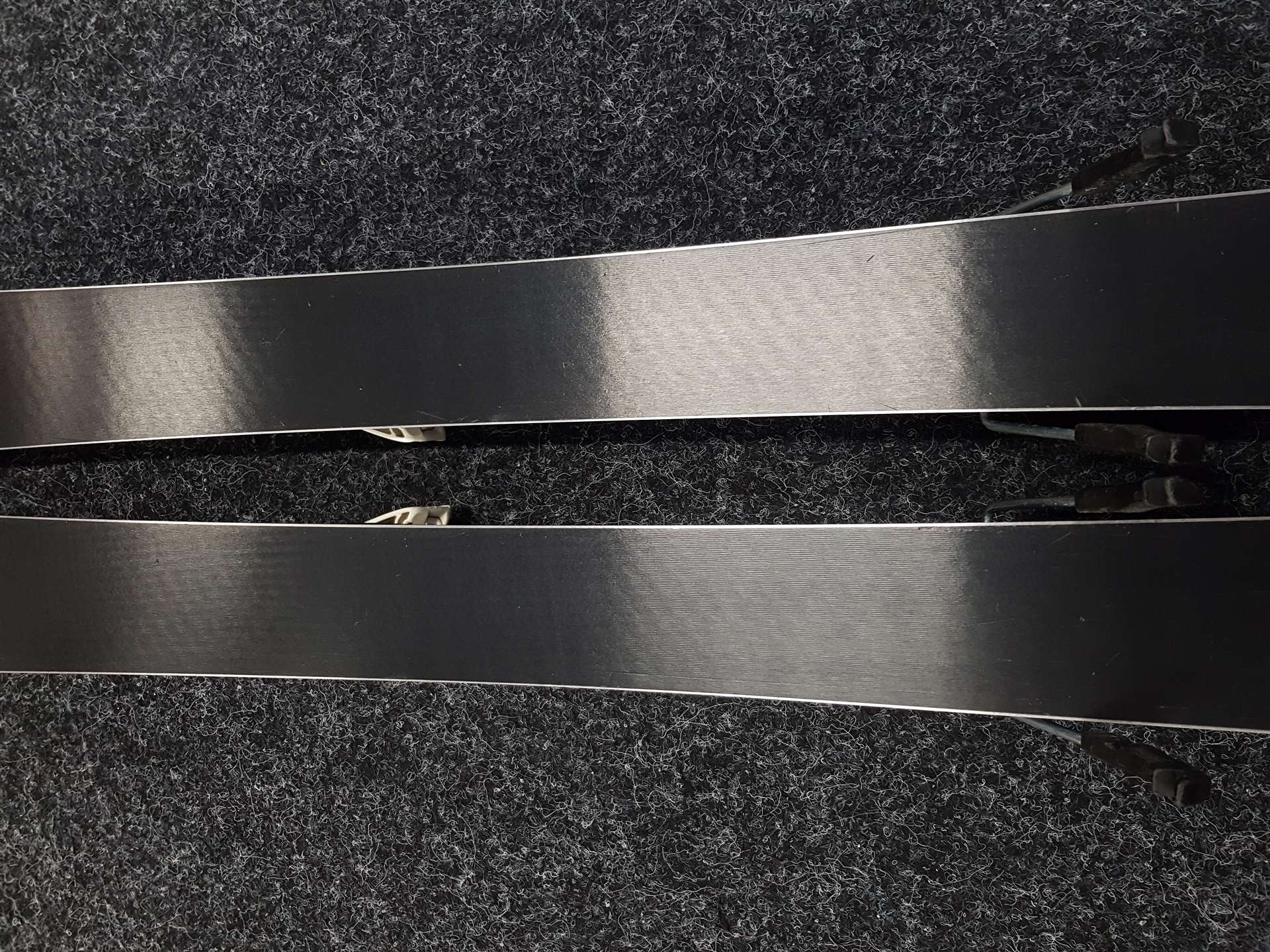 Esquís infantiles usados SALOMON The Lux Jr + fijaciones Ezytrak 4.5