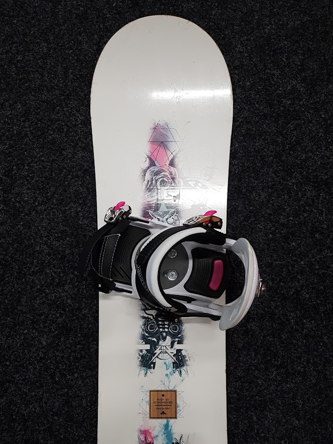 Použitý snowboard DC Biddy 140 + viazanie Firefly veľkosť S