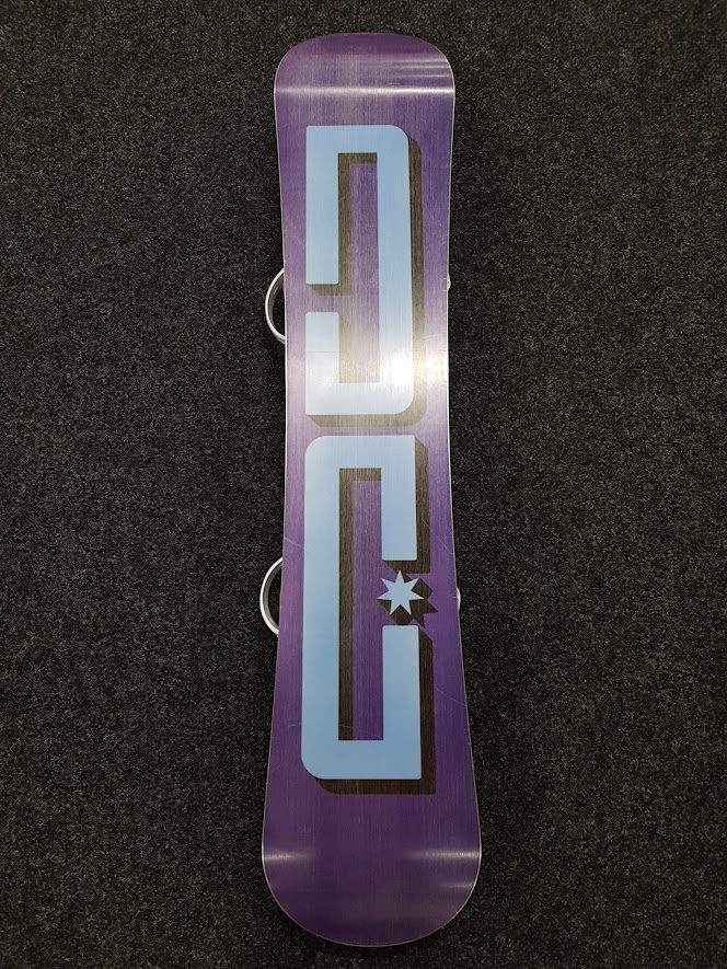 Použitý snowboard DC Biddy 140 + viazanie Firefly veľkosť S