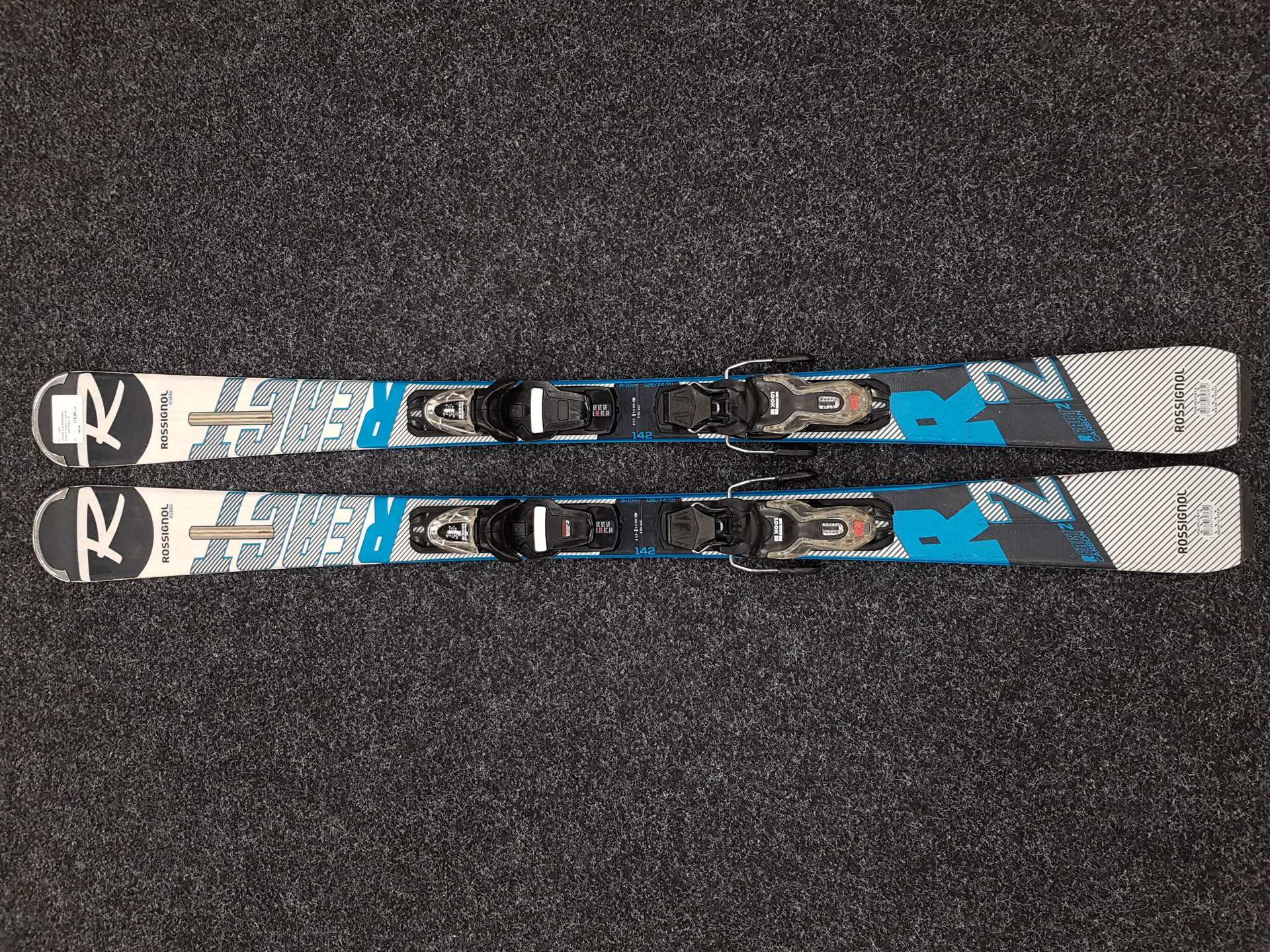 Schiuri ROSSIGNOL React 2 Carbon folosite + legături Look Xpress 10
