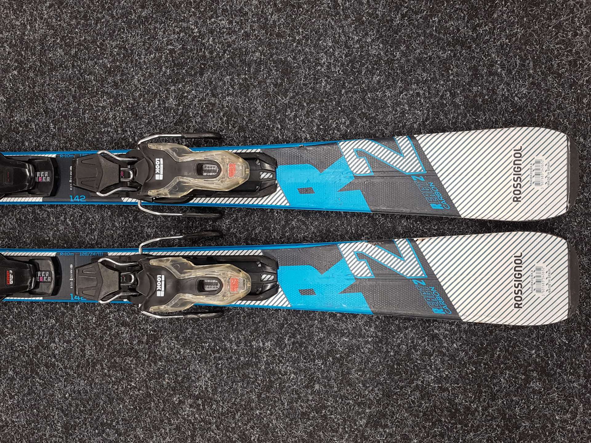 Schiuri ROSSIGNOL React 2 Carbon folosite + legături Look Xpress 10