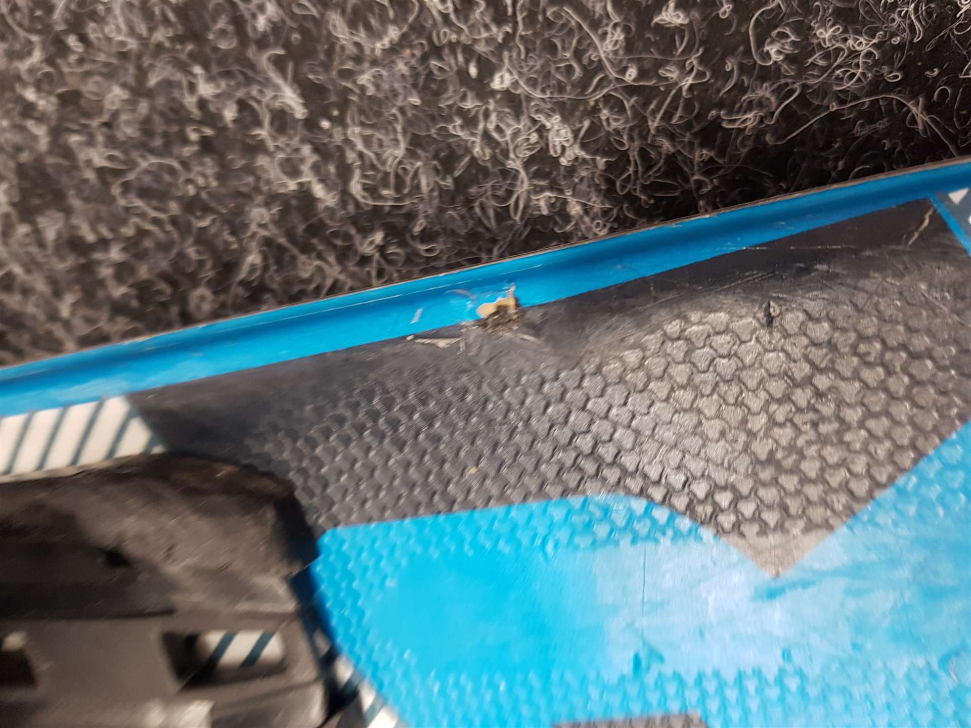 Schiuri ROSSIGNOL React 2 Carbon folosite + legături Look Xpress 10