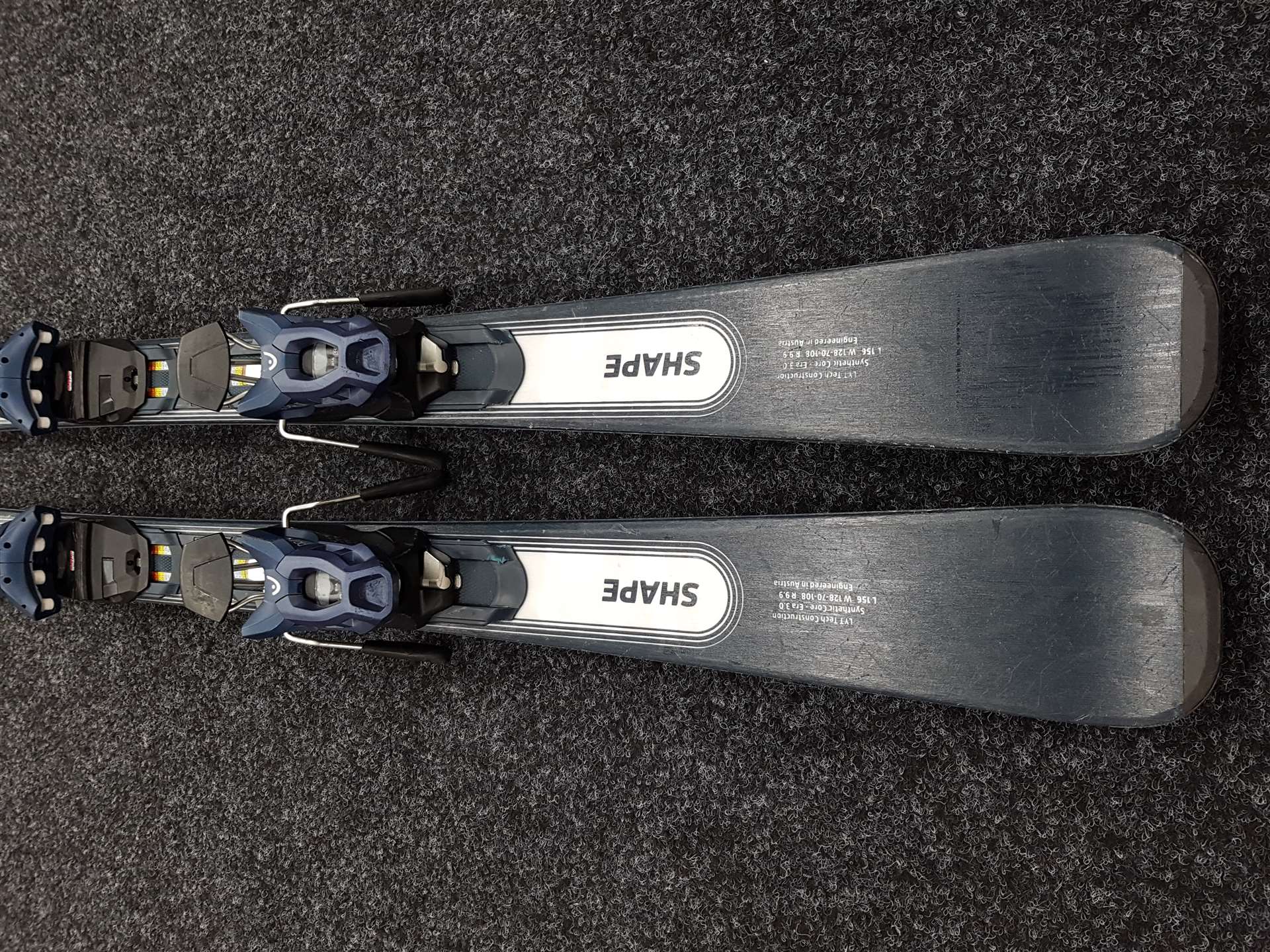 Použité lyže HEAD Shape V2 + vázání Head PR11