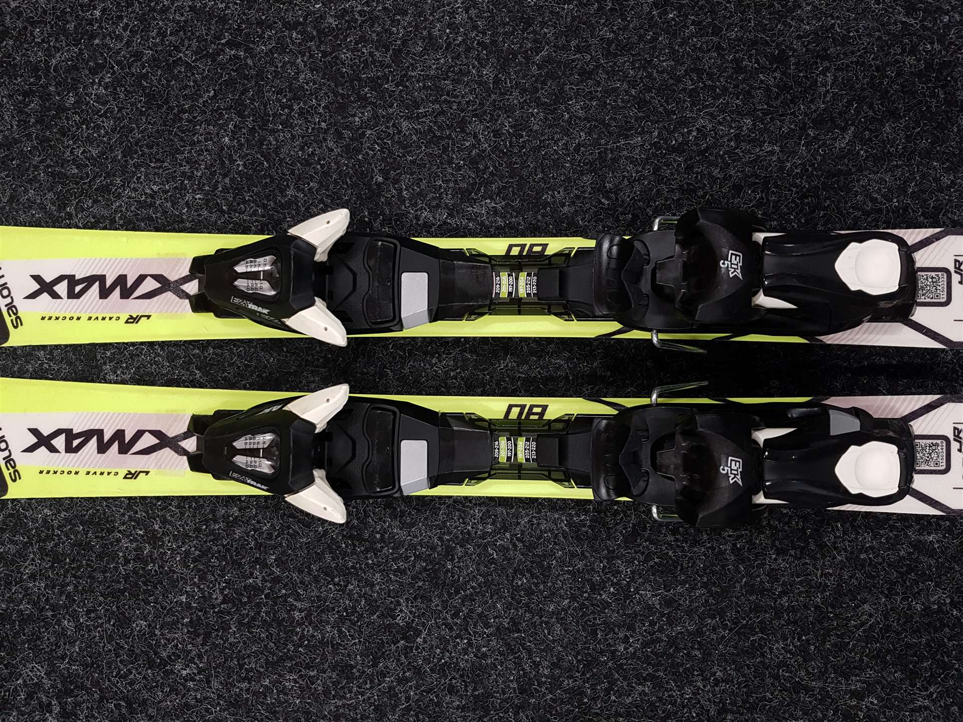 Skis enfant d'occasion SALOMON XMAX JR + fixations EZYTRAK 4.5