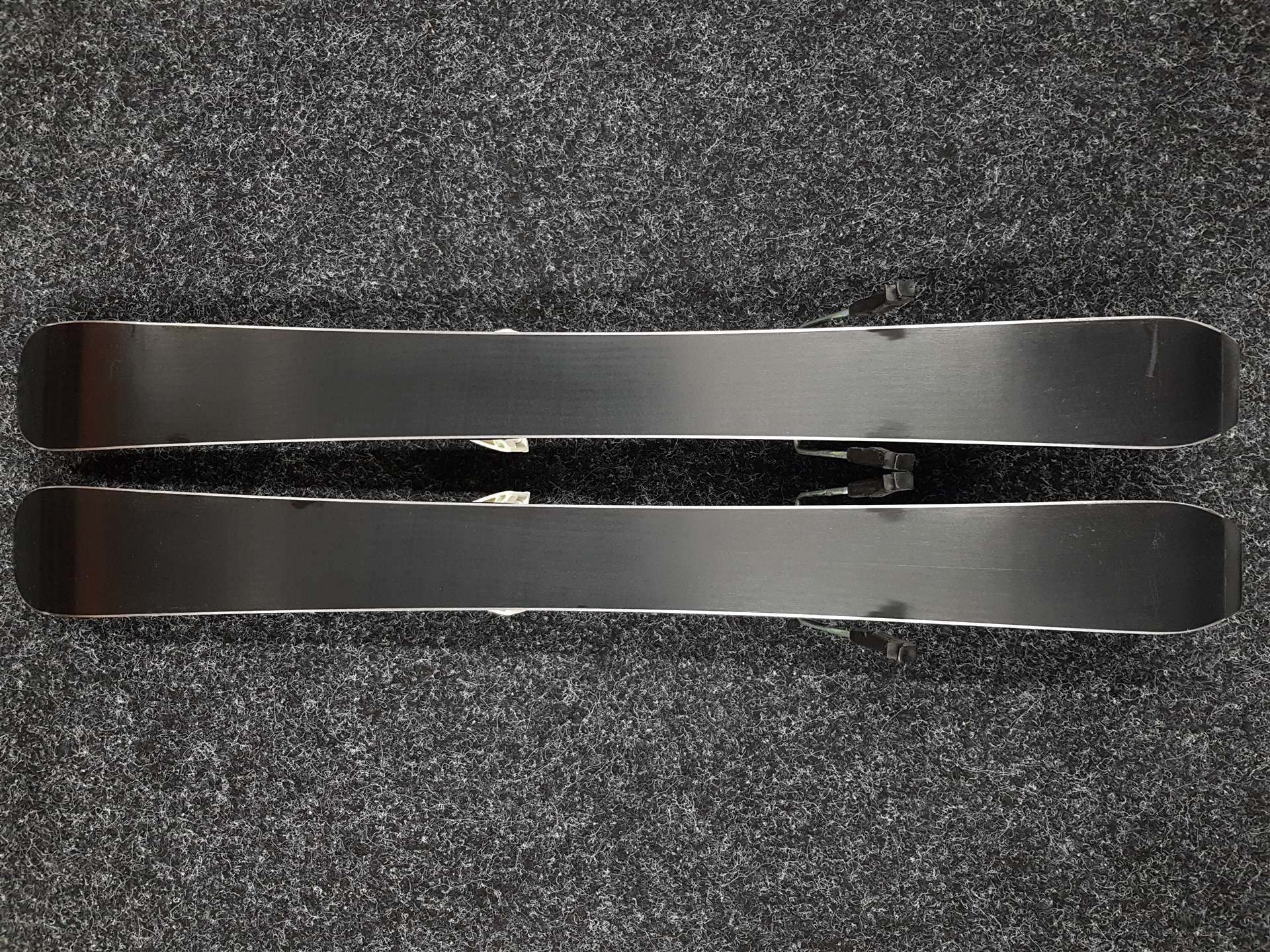 Skis enfant d'occasion SALOMON XMAX JR + fixations EZYTRAK 4.5