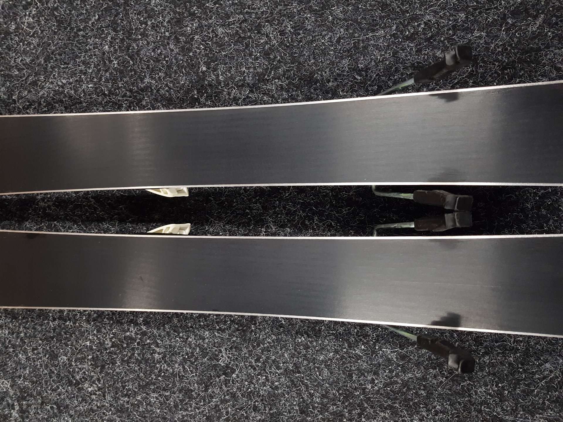 Skis enfant d'occasion SALOMON XMAX JR + fixations EZYTRAK 4.5