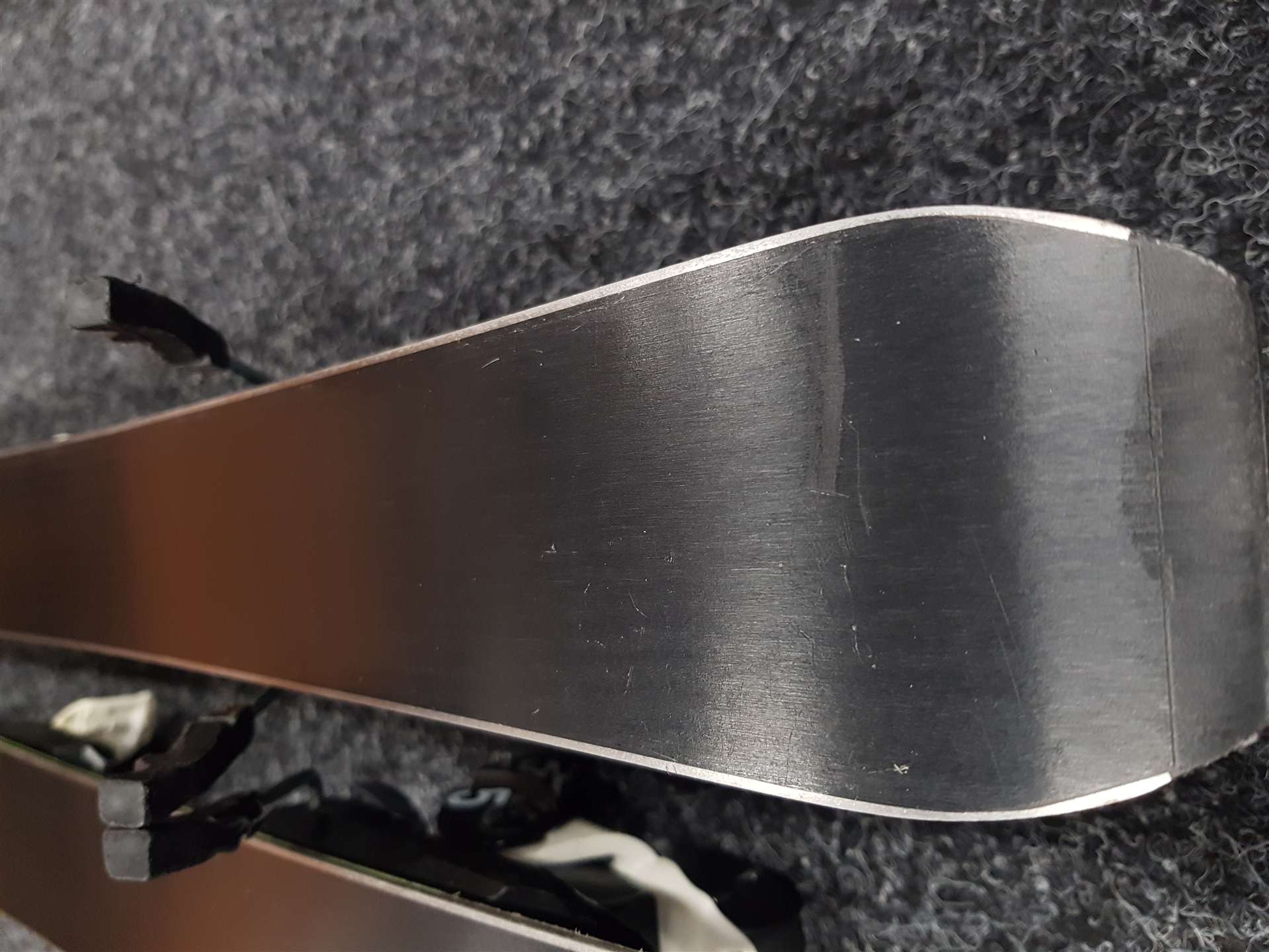 Skis enfant d'occasion SALOMON XMAX JR + fixations EZYTRAK 4.5