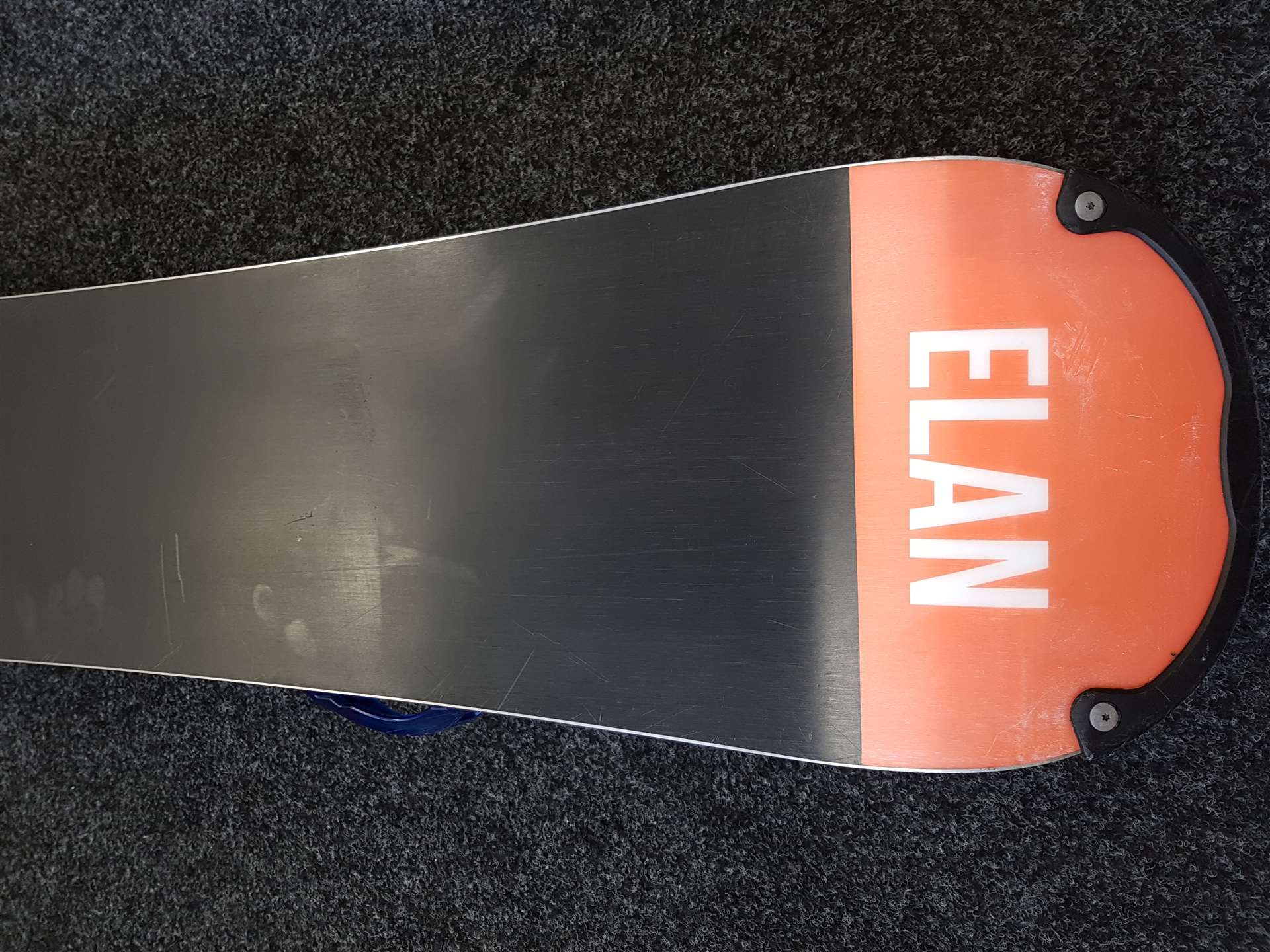 Snowboard ELAN Explore usato + attacchi Burton taglia S/M