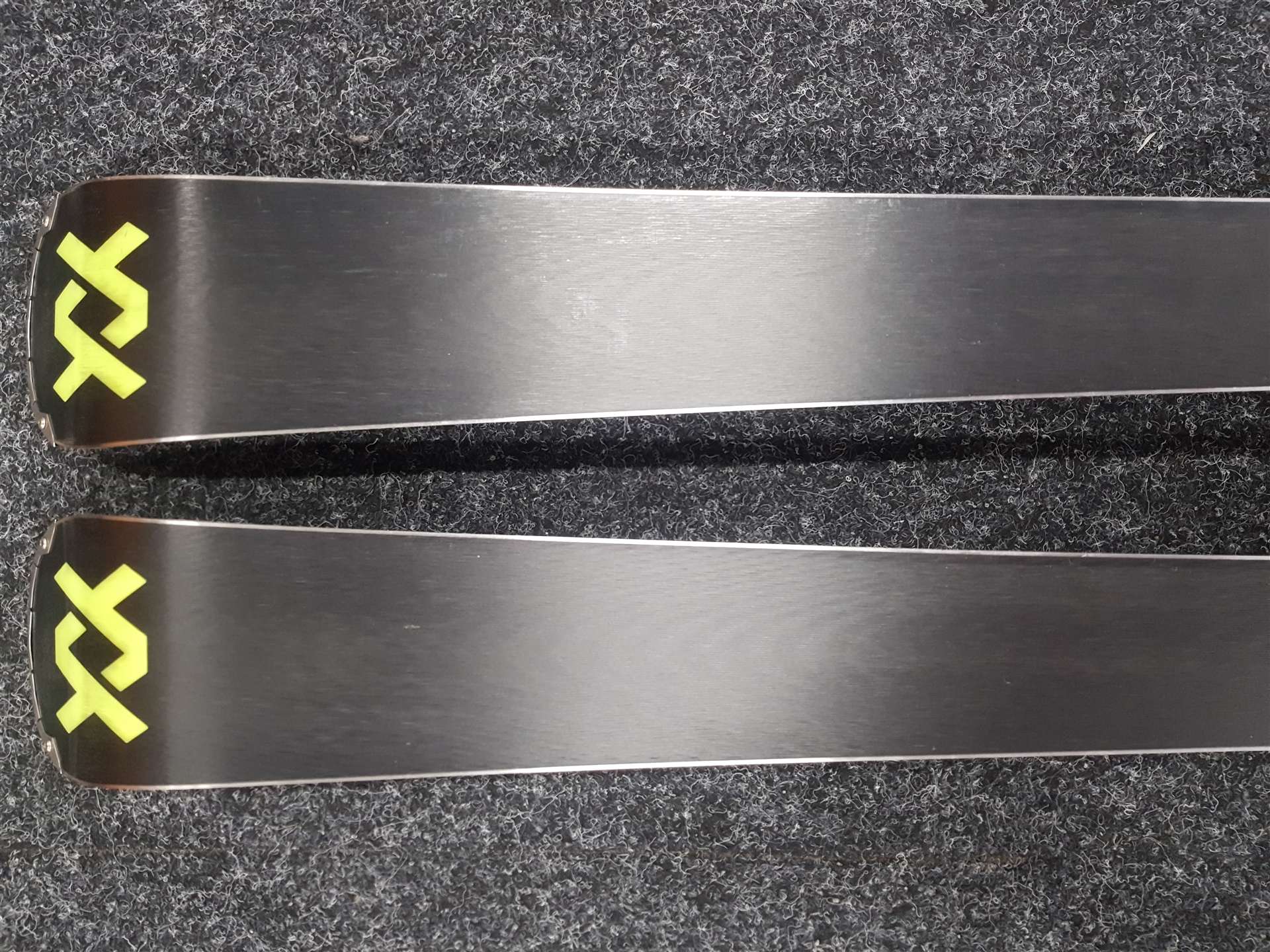 Gebrauchte VOLKL Racetiger SL 13 Ski + Marker Motion 12 Bindungen