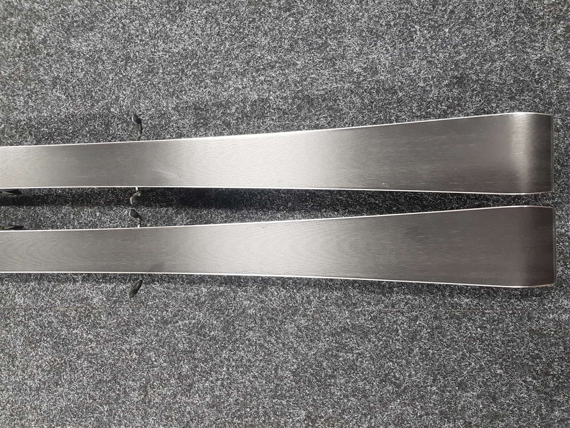 Gebrauchte VOLKL Racetiger SL 13 Ski + Marker Motion 12 Bindungen